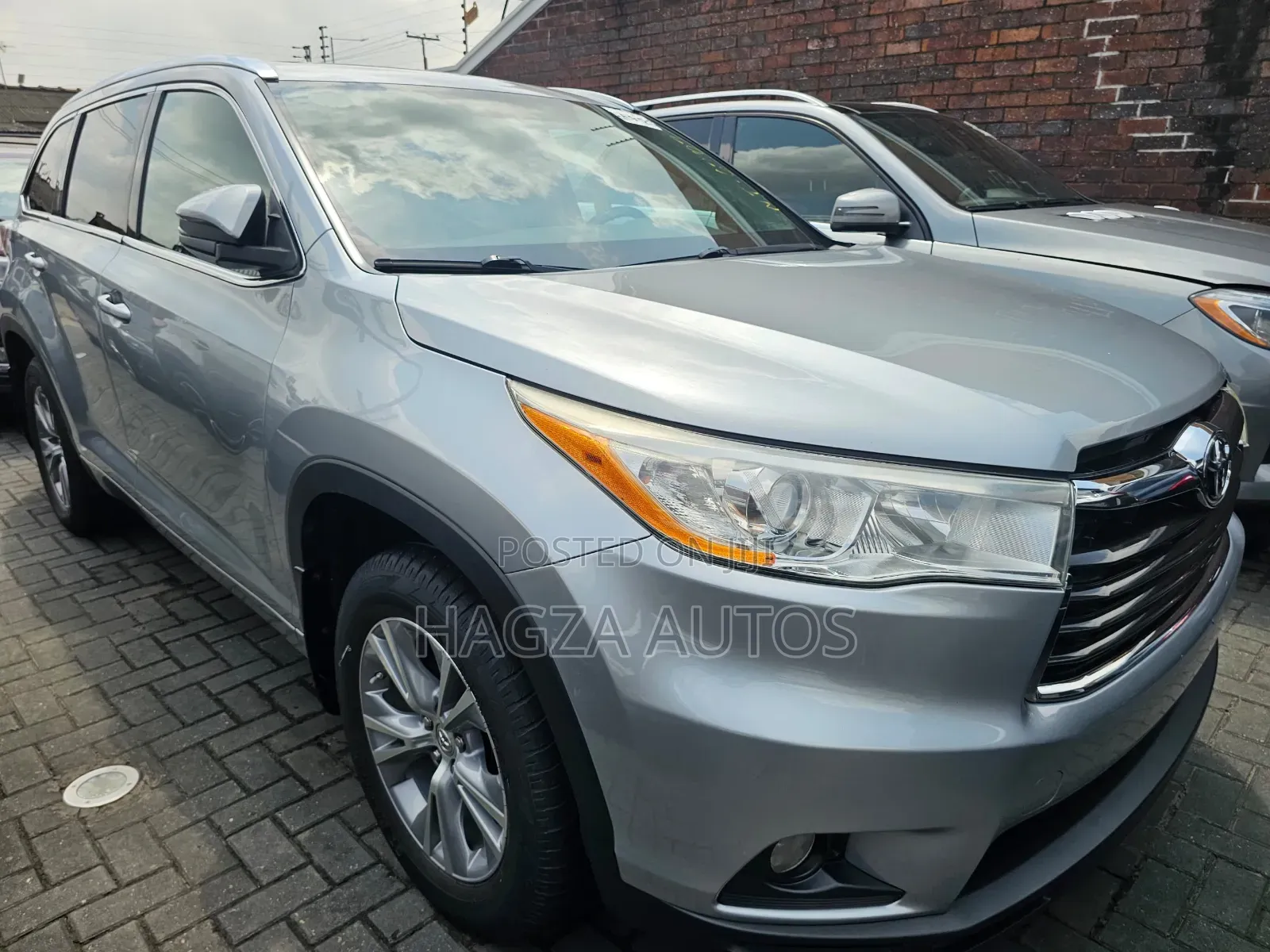 Toyota Highlander XLE 4dr SUV AWD (3.5L 6cyl 6A) 2015 Silver
