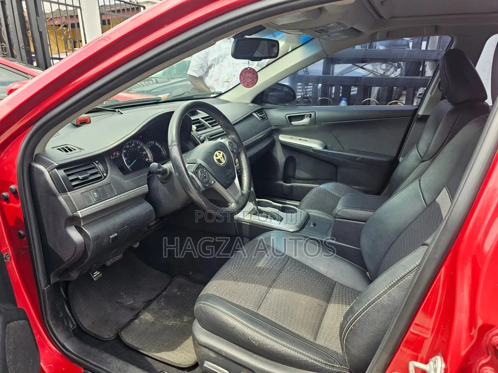 Toyota Camry SE 4dr Sedan (2.5L 4cyl 6A) 2012 Red