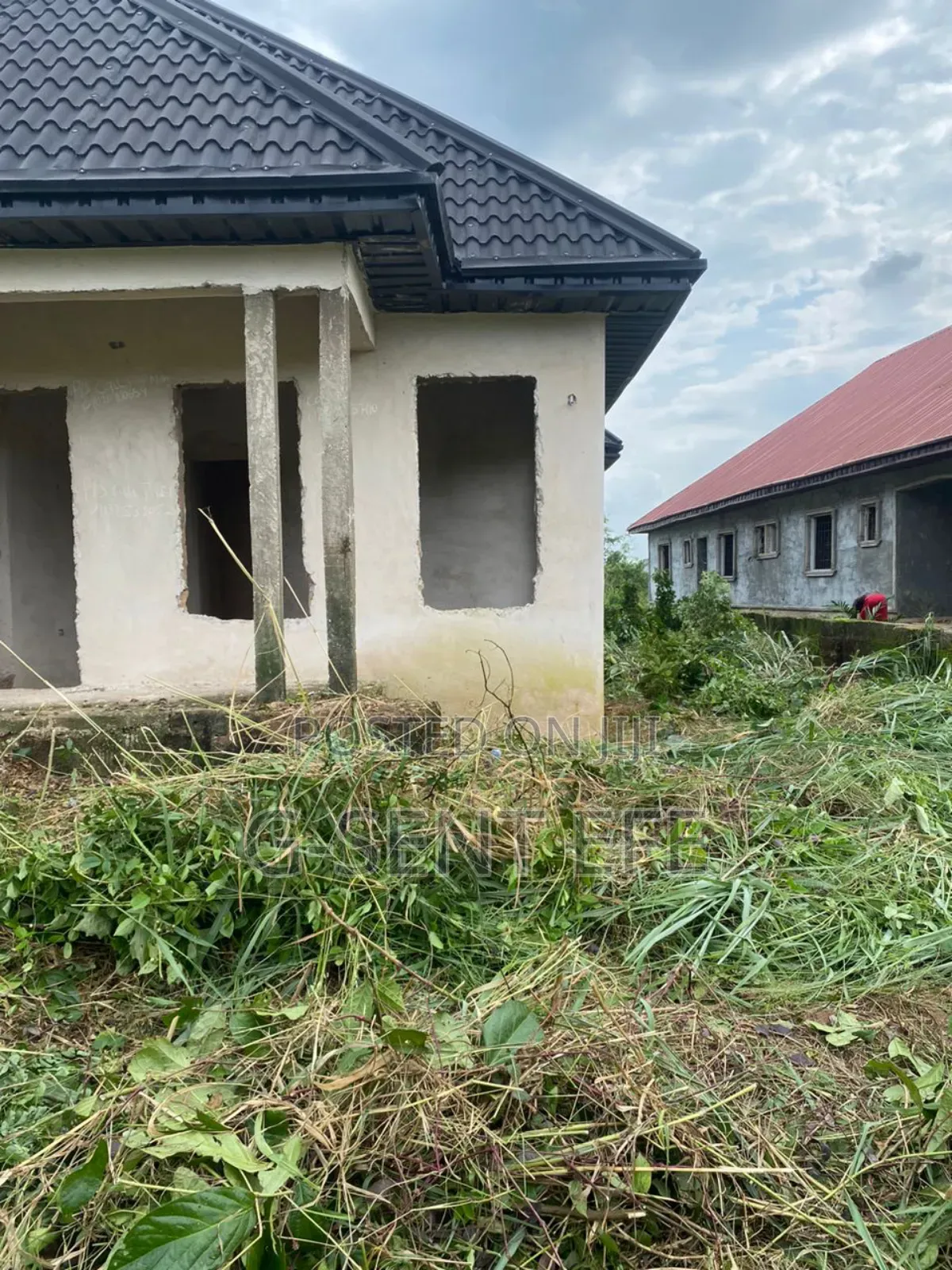 6bdrm Block of Flats in Ekehuan Barracks, Benin City for sale