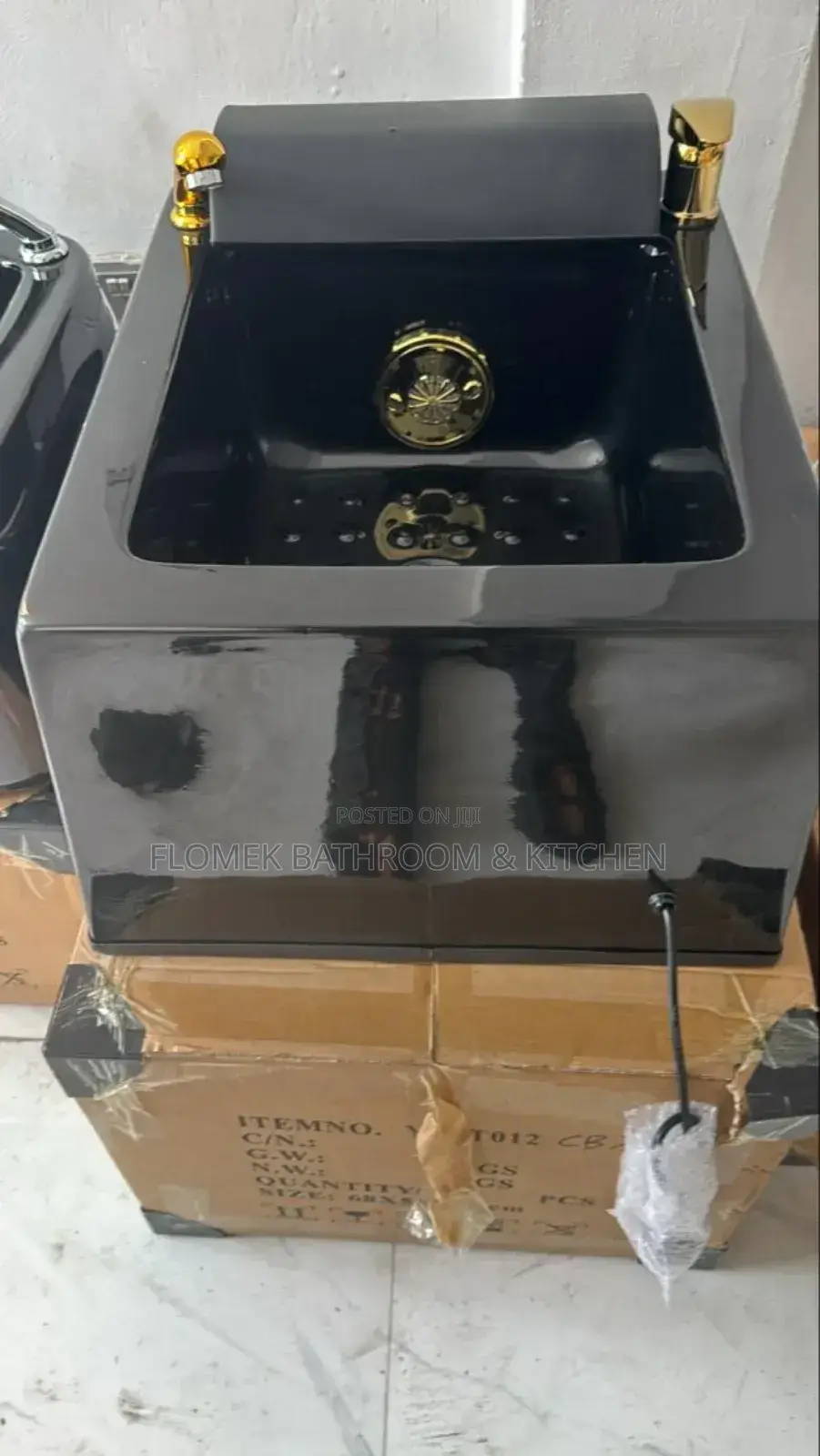 Automatic Square Pedicure Bowl With Gold Mixer