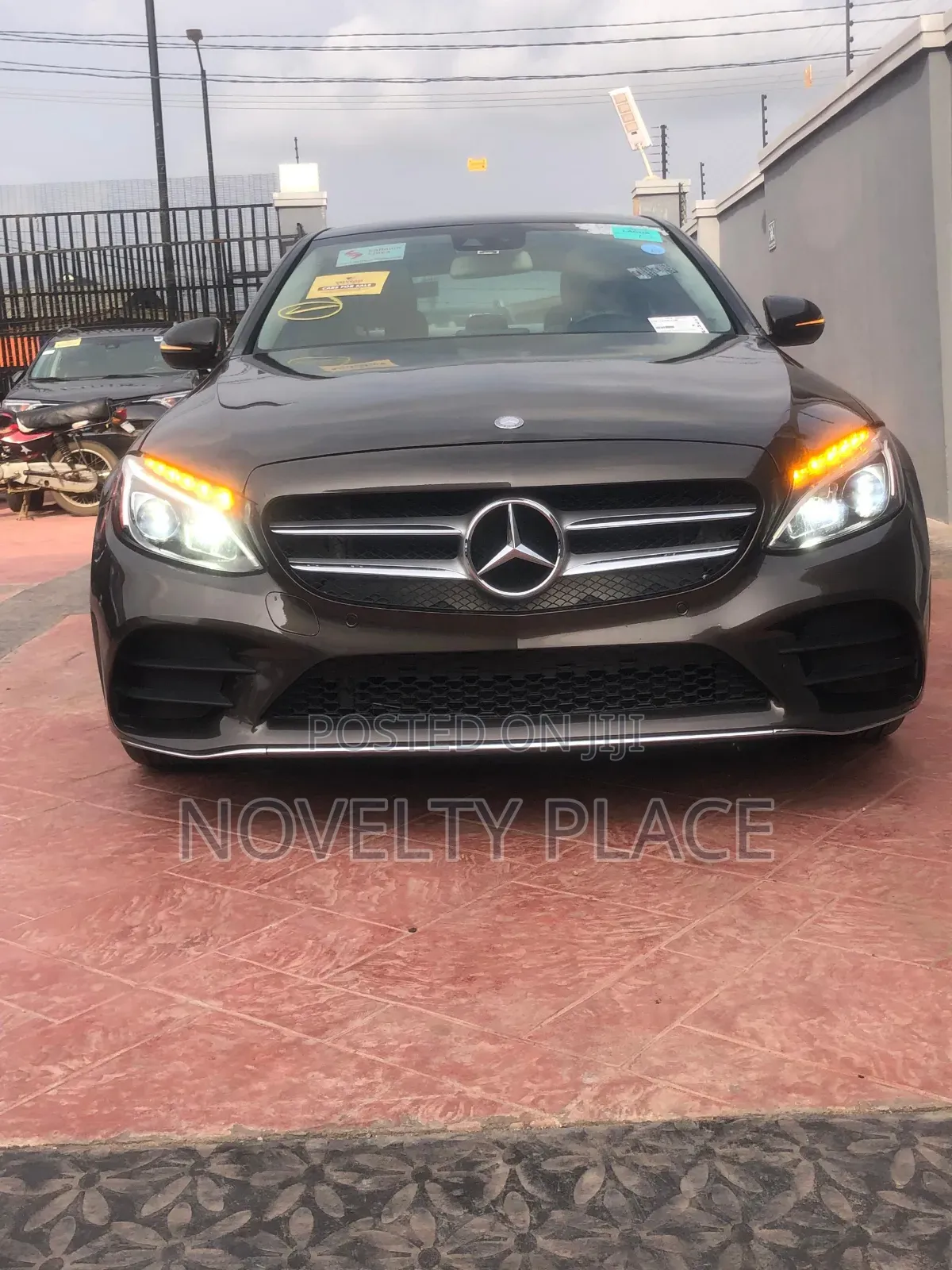 Mercedes-Benz C300 Luxury 4matic Sedan AWD (2.0L 4cyl 7A) 2017 Brown