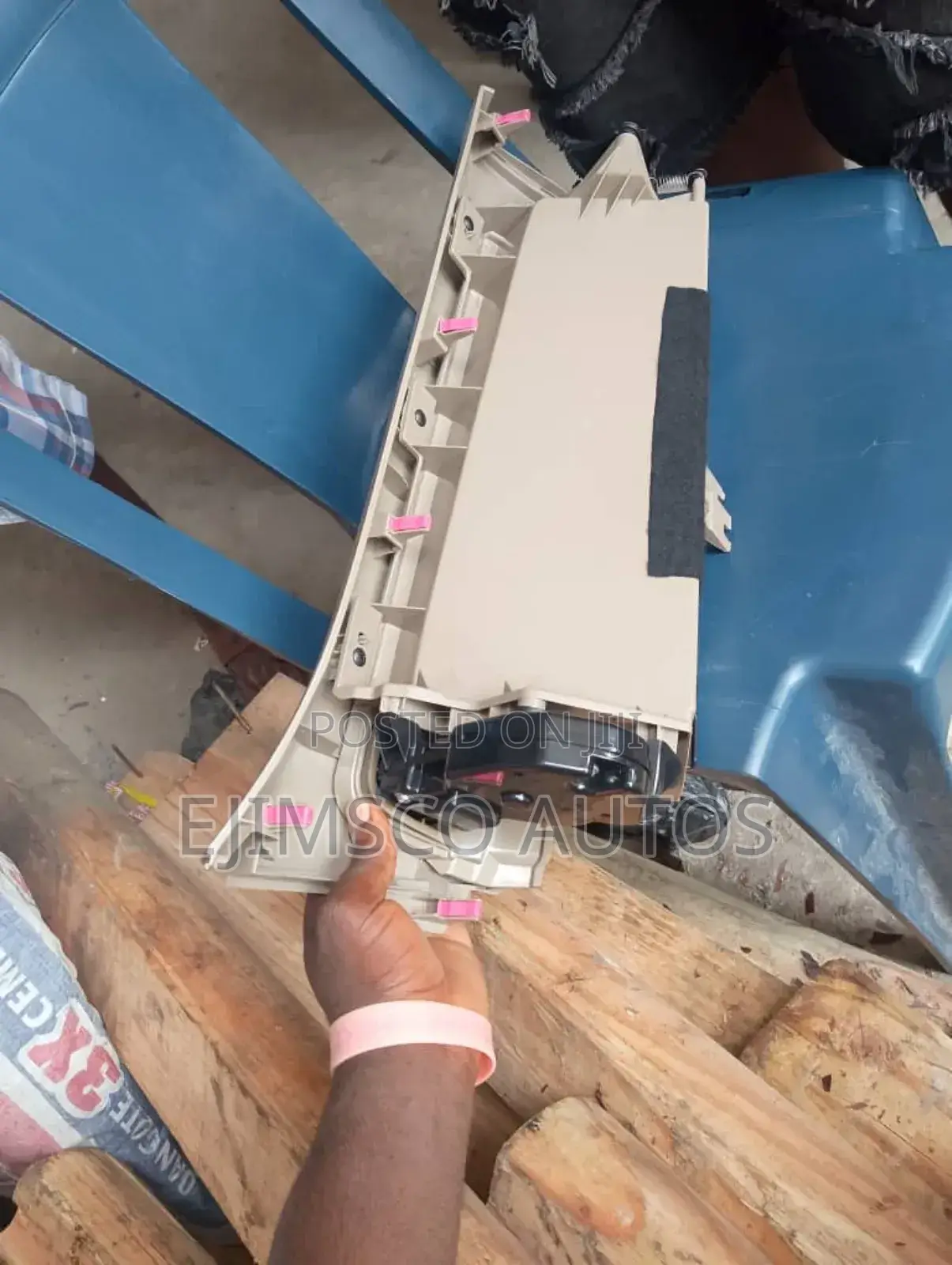 Saving Box Rav 4 2007 - 2012 Model