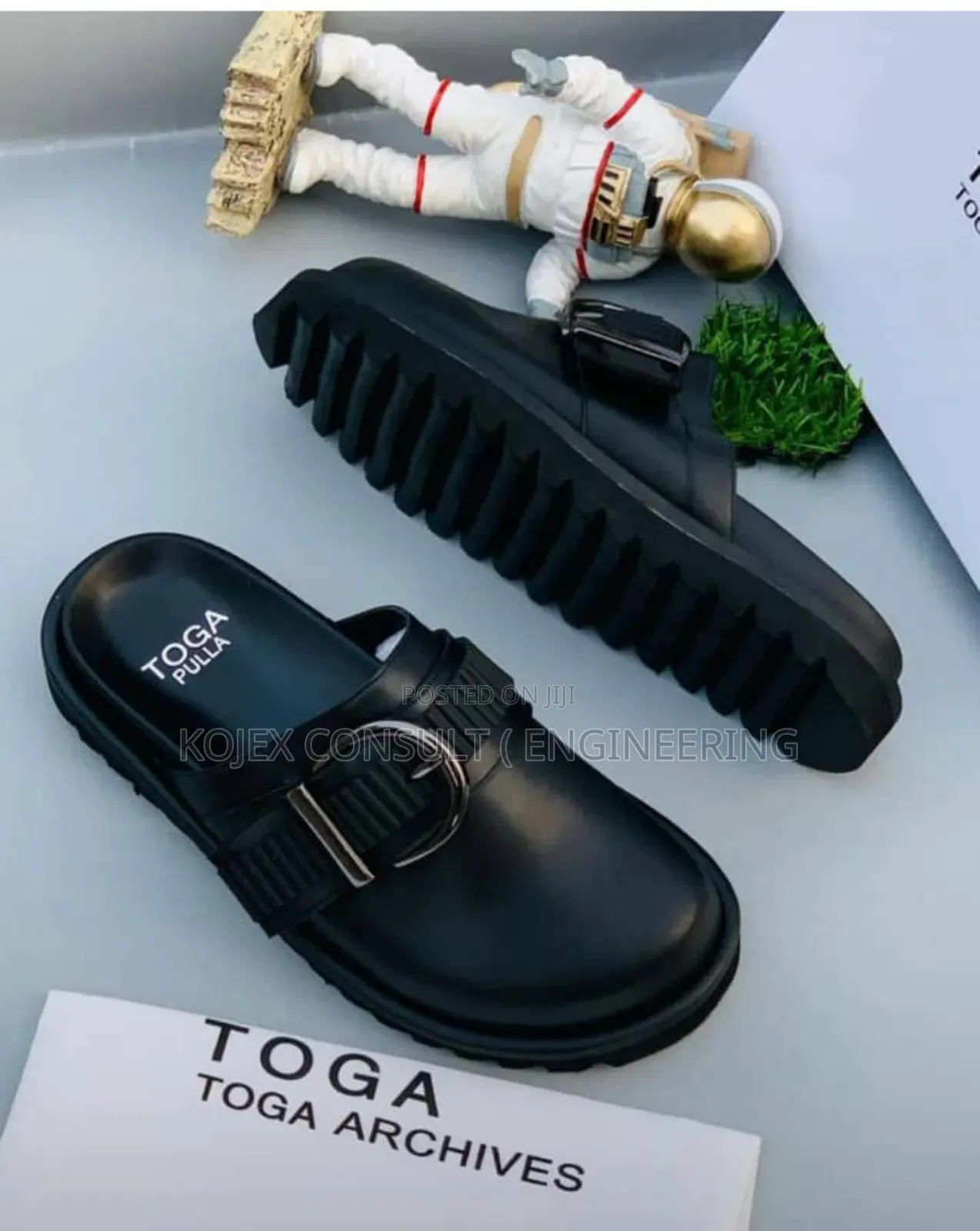 Toga Virilis Slides