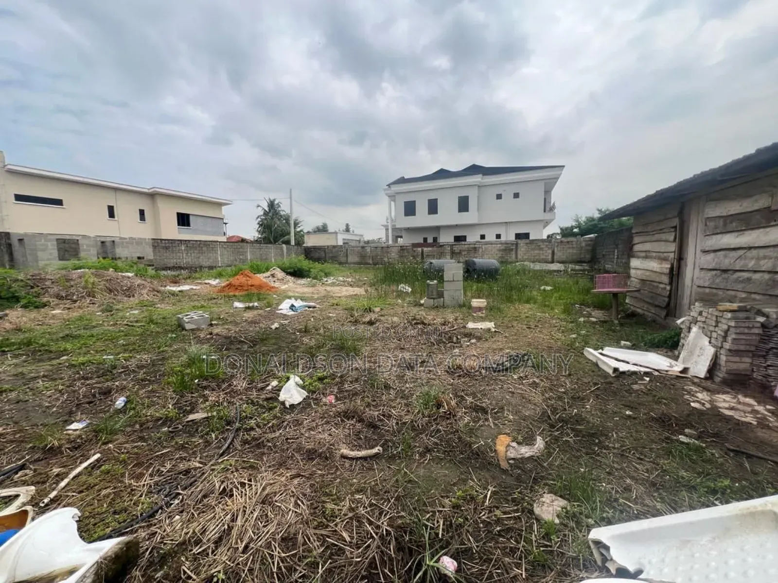 11⁄2 Plots of Land for Sale