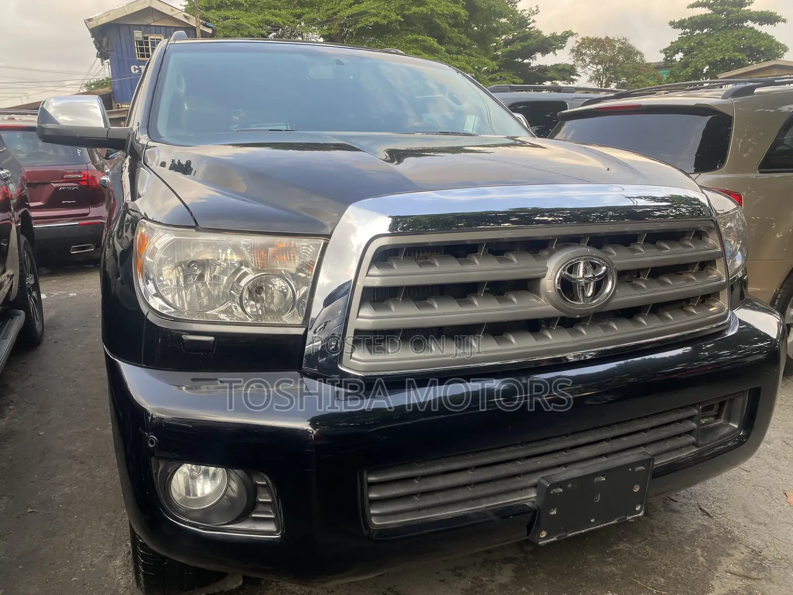 Toyota Sequoia Platinum 4dr SUV 4WD (5.7L 8cyl 6A) 2012 Black