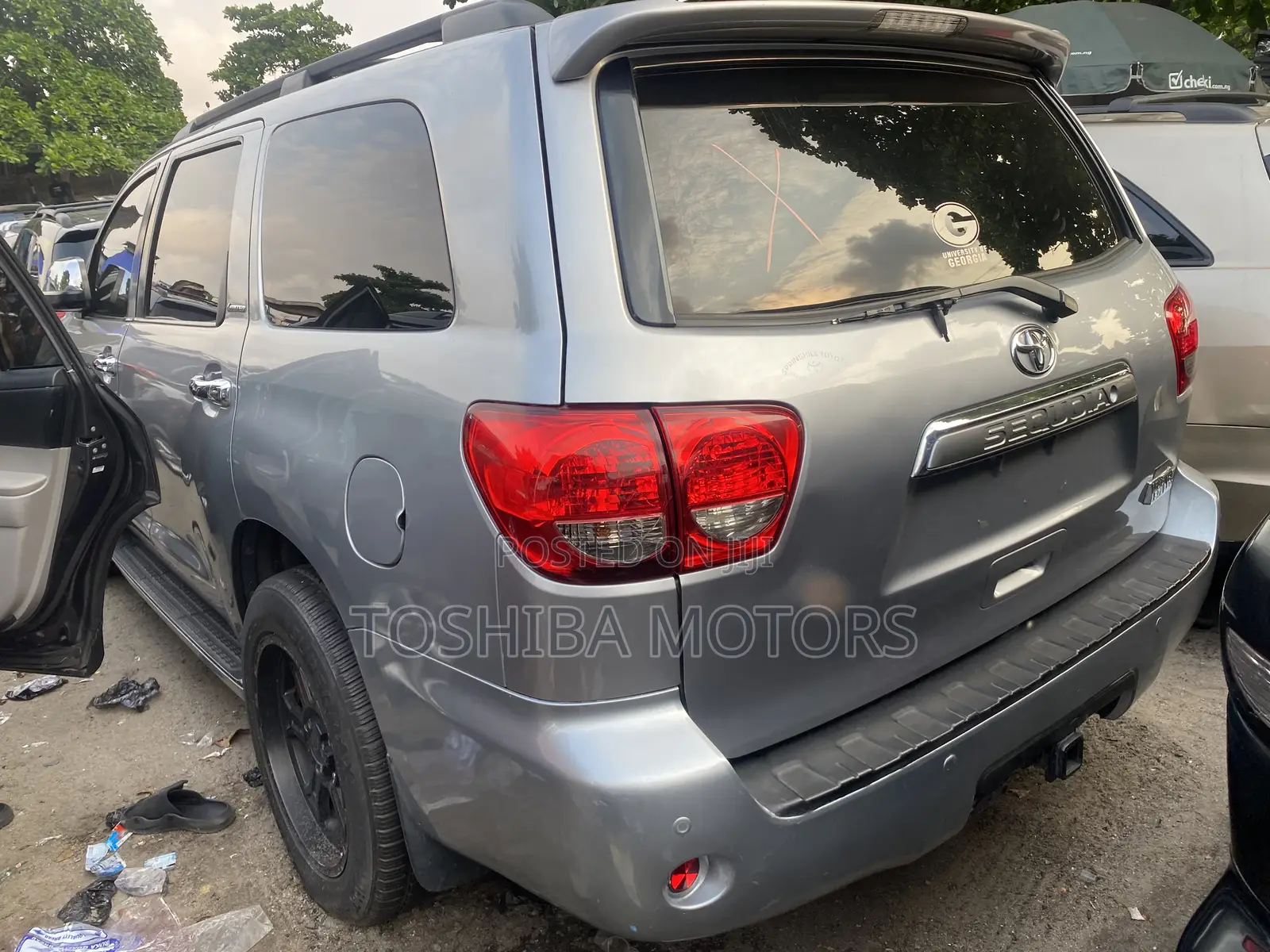 Toyota Sequoia Platinum 4dr SUV (5.7L 8cyl 6A) 2012 Silver