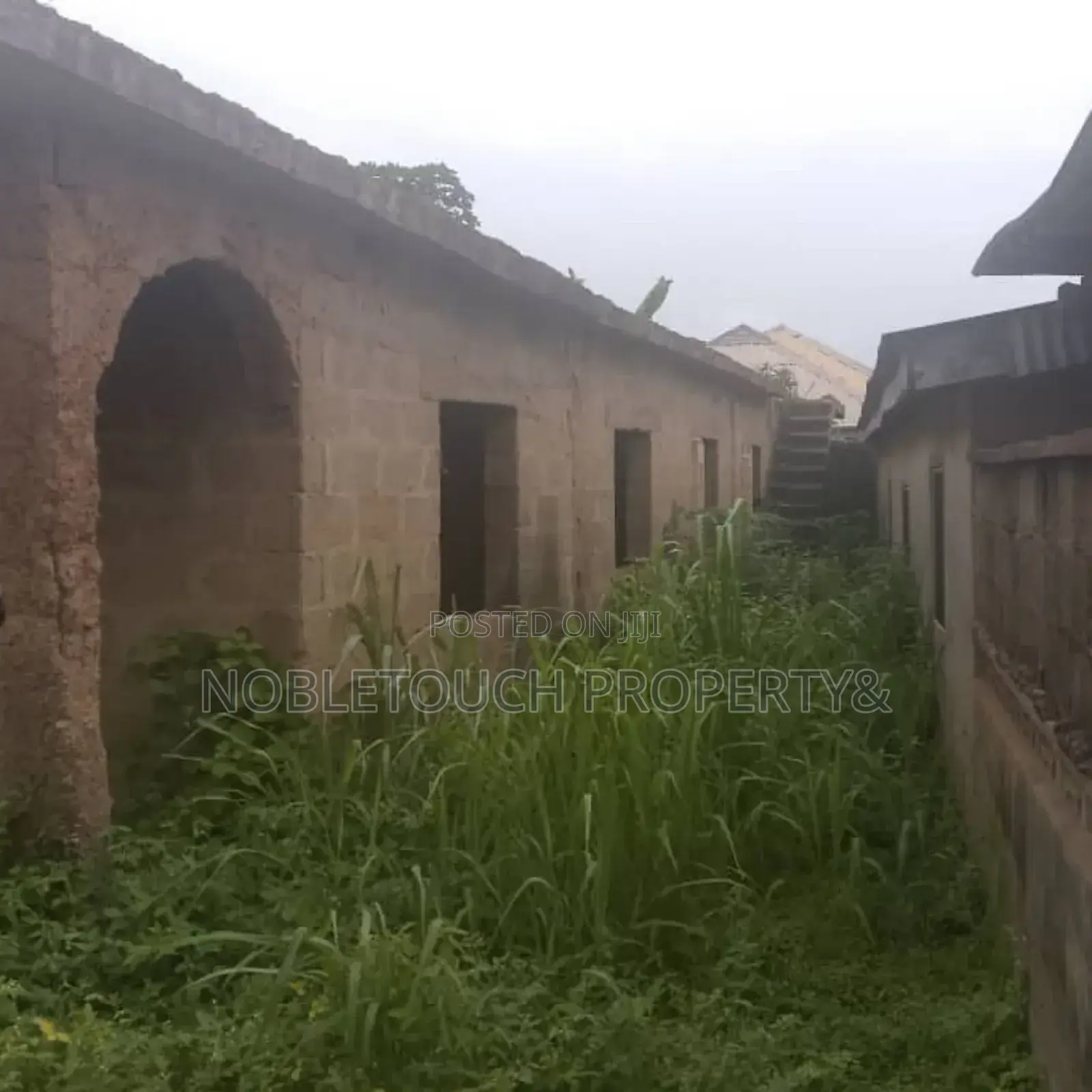 4bdrm Block of Flats in Off Oja Bus Stop Ifo for sale