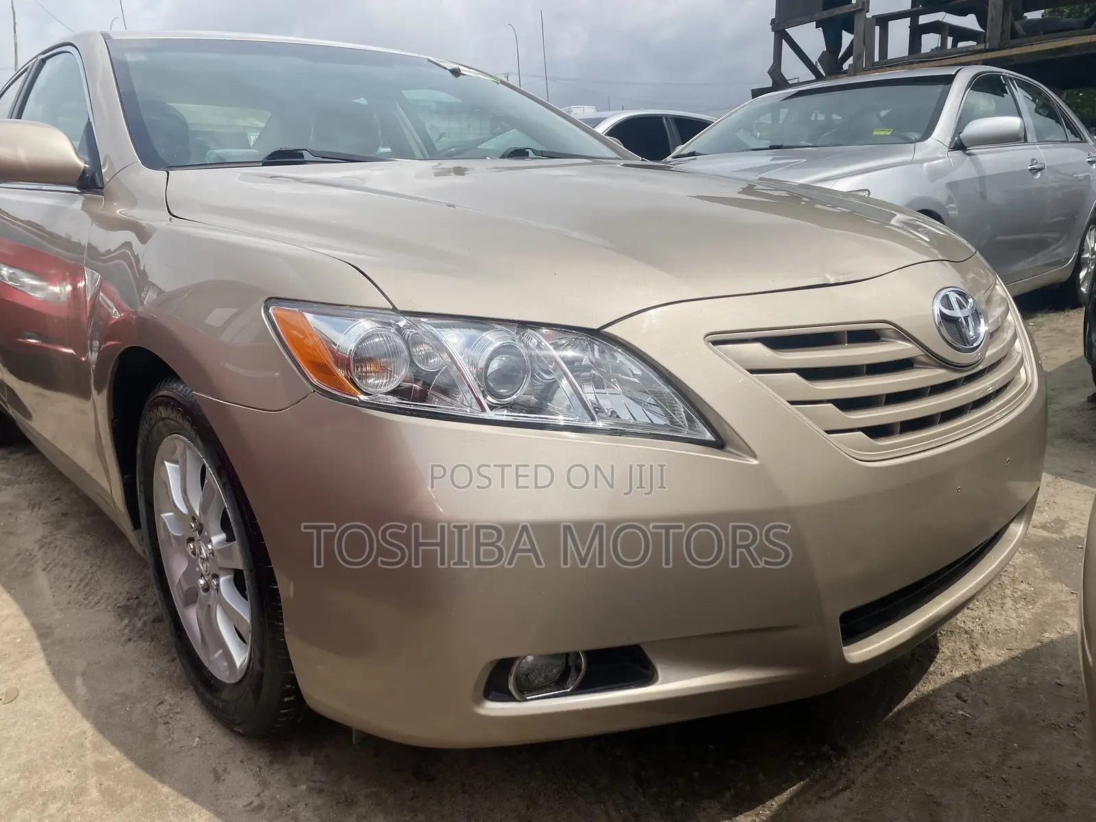Toyota Camry LE 4dr Sedan (2.4L 4cyl 5A) 2009 Gold