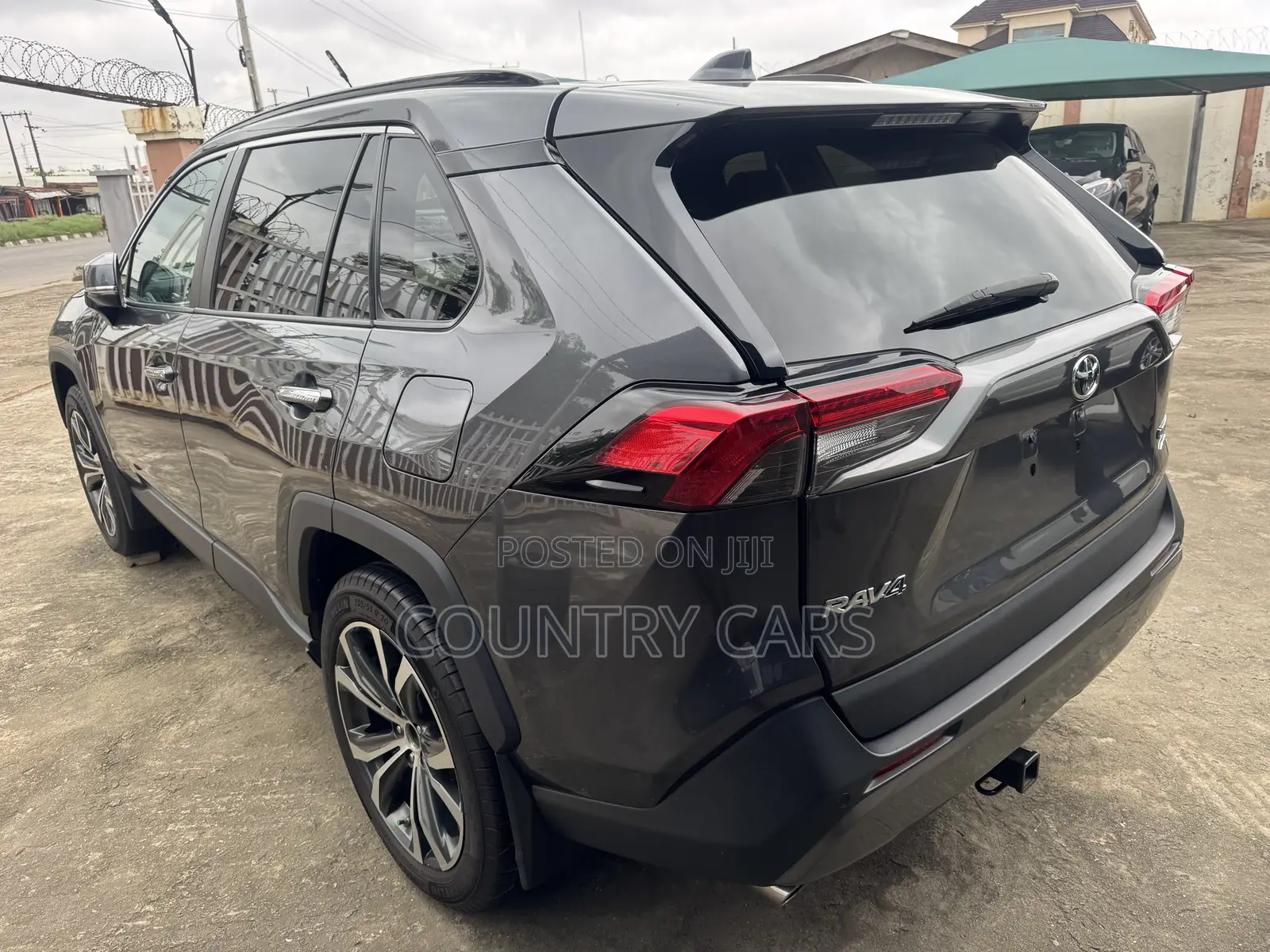 Toyota RAV4 Limited 2021 Gray