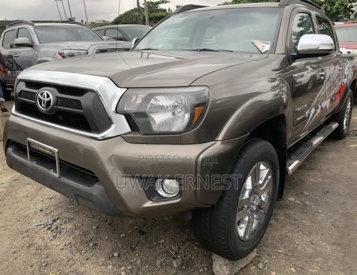 Toyota Tacoma 2015 Brown