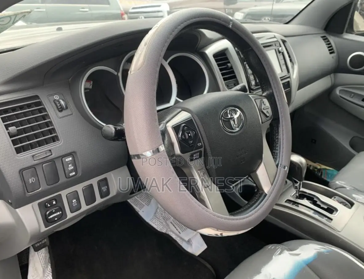 Toyota Tacoma 2015 Brown