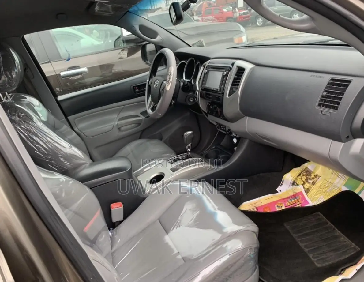 Toyota Tacoma 2015 Brown