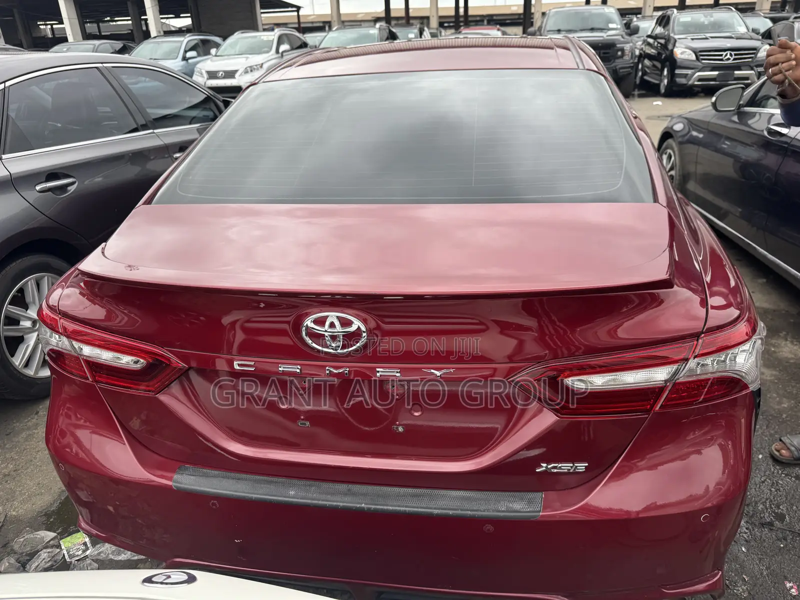 Toyota Camry XSE FWD (2.5L 4cyl 8AM) 2018 Red
