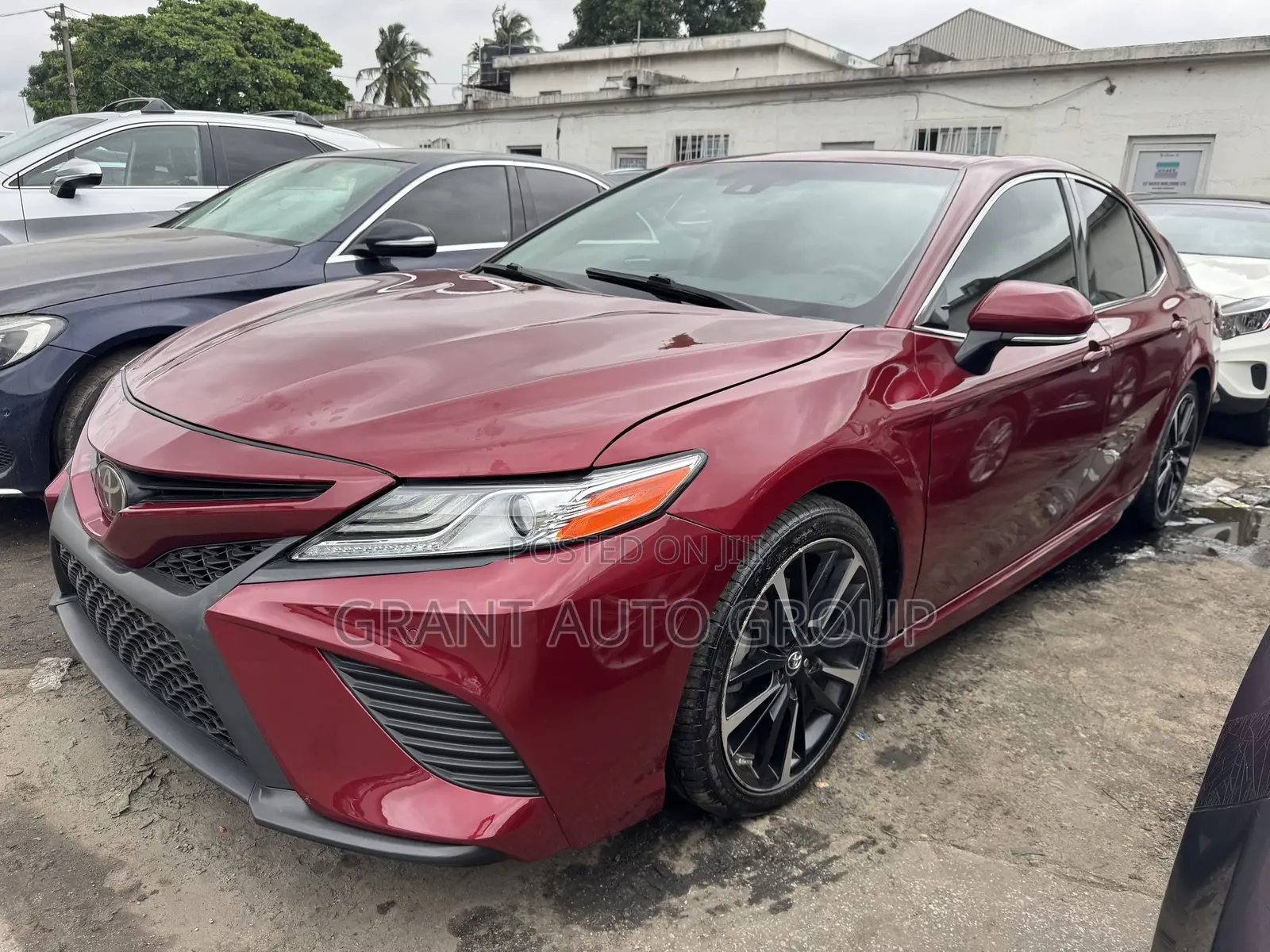 Toyota Camry XSE FWD (2.5L 4cyl 8AM) 2018 Red