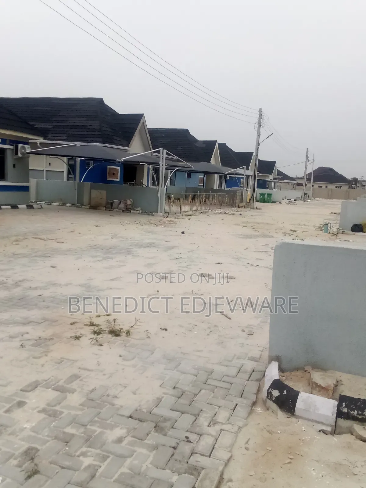 3bdrm Bungalow in Peak Park New Road for rent