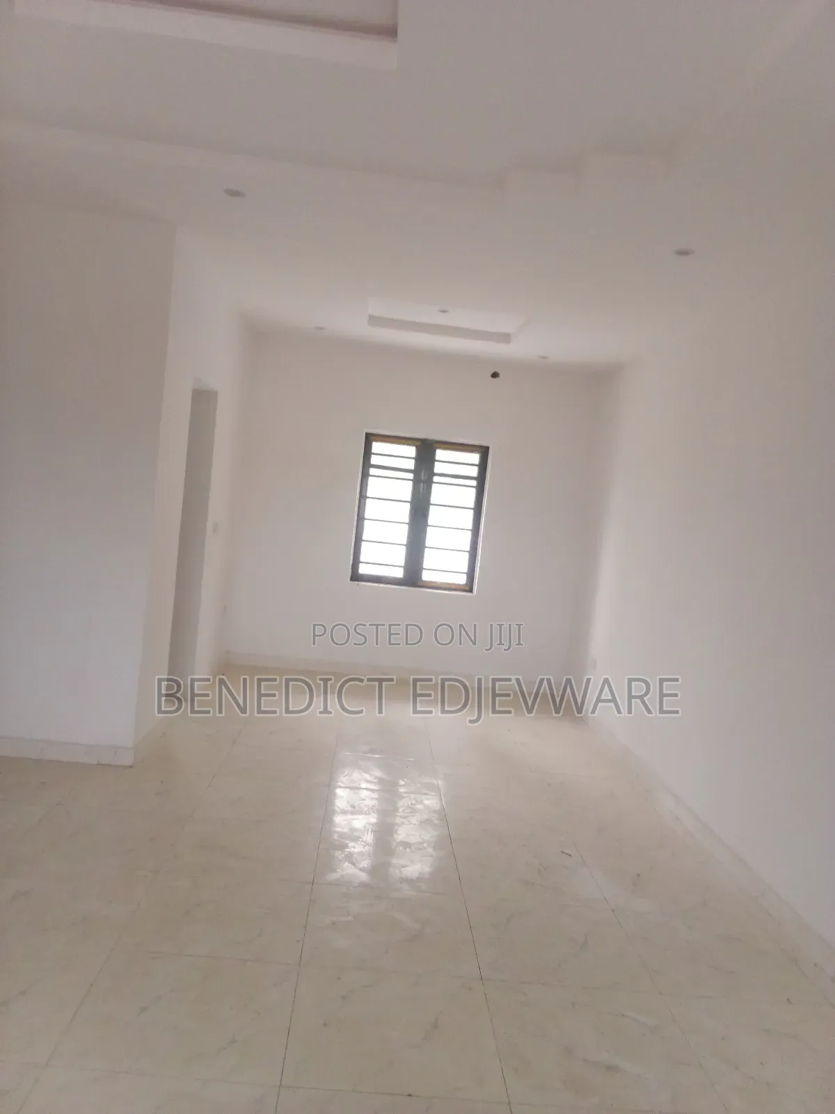3bdrm Bungalow in Peak Park New Road for rent