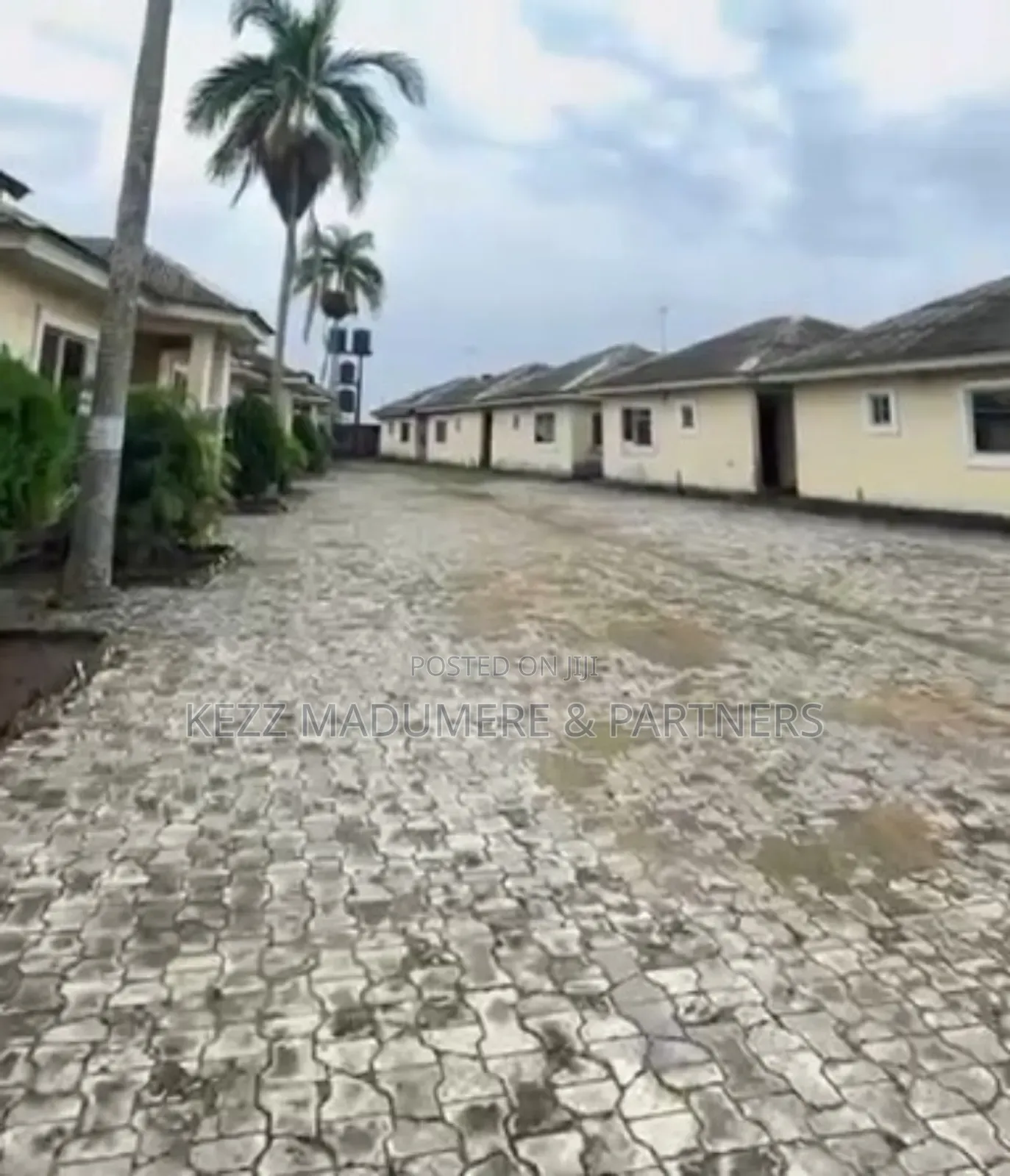 20bdrm Block of Flats in Nta Choba Road Port for sale