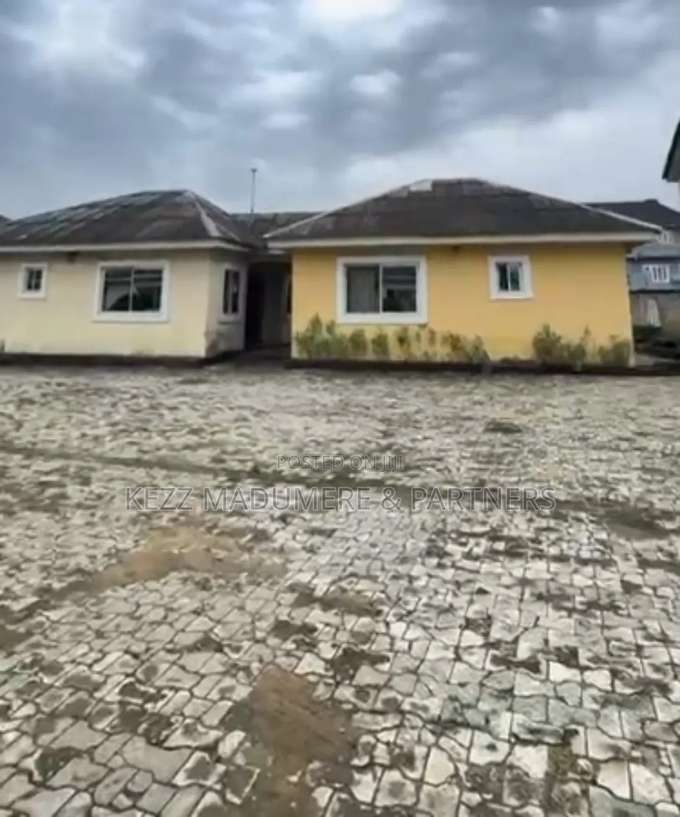 20bdrm Block of Flats in Nta Choba Road Port for sale