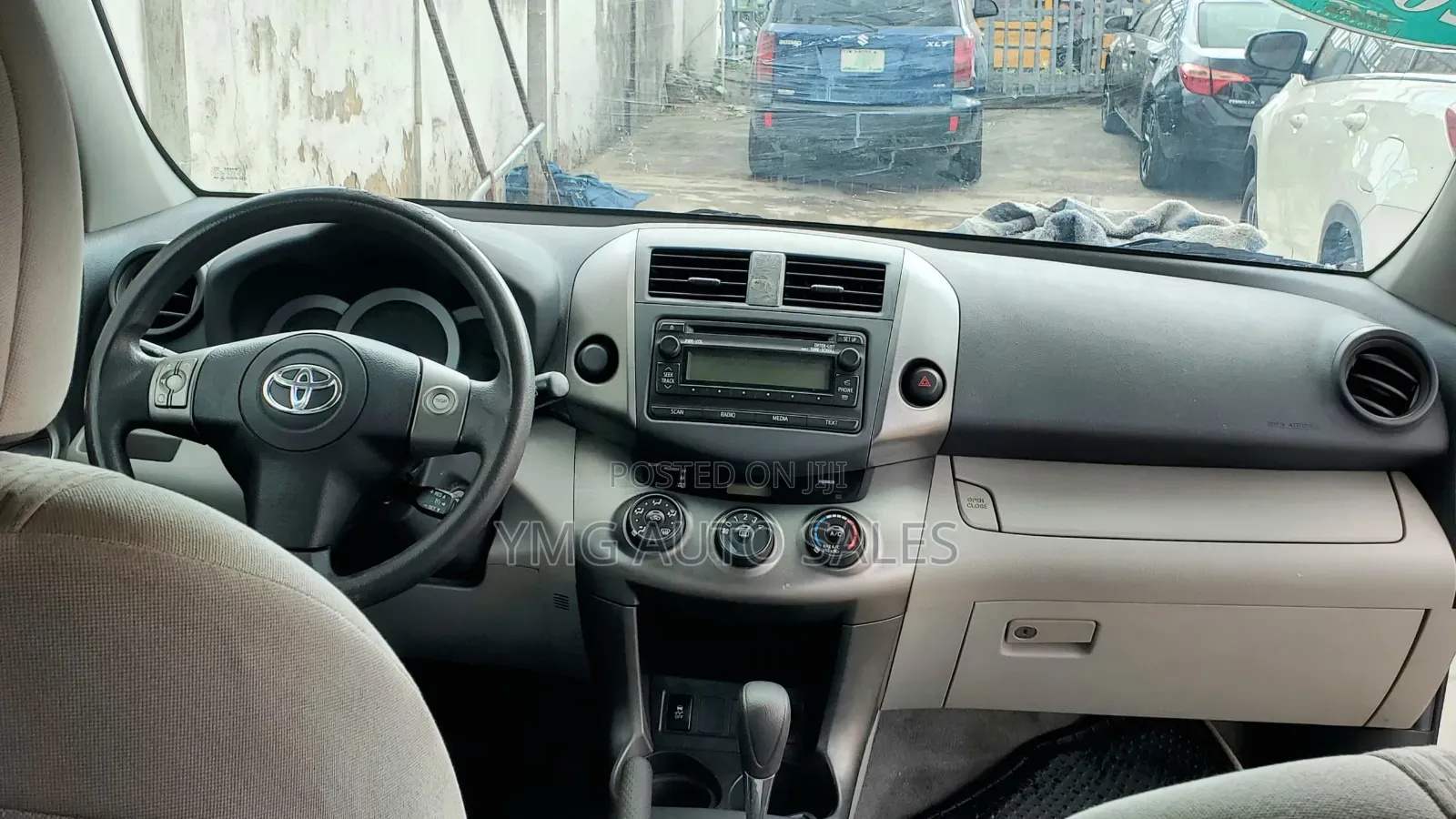 Toyota RAV4 2012 White
