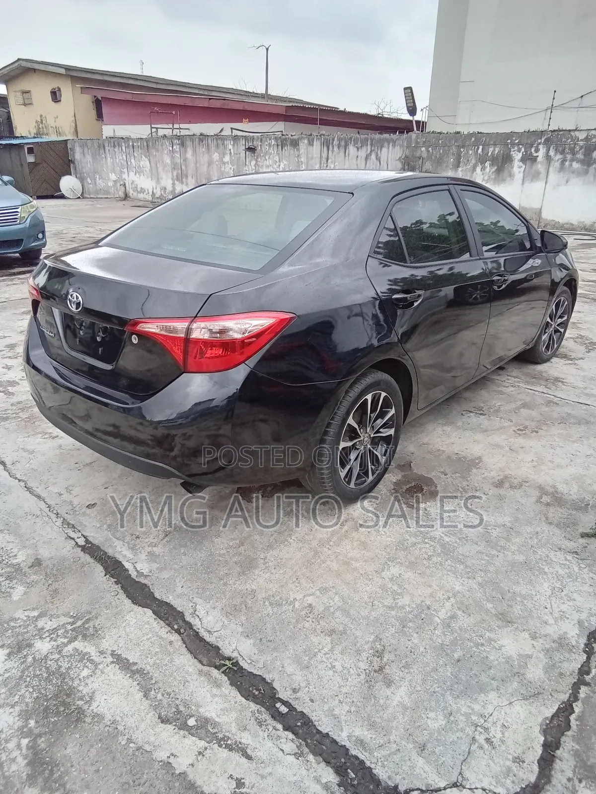 Toyota Corolla XLE (1.8L 4cyl 2A) 2019 Black