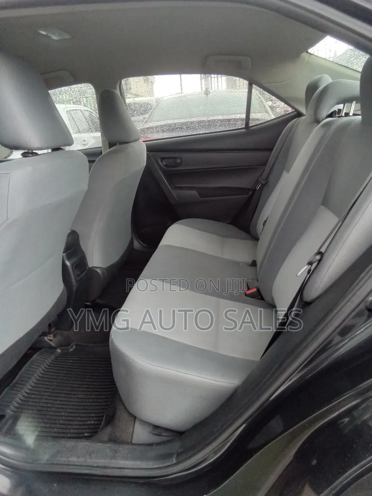 Toyota Corolla XLE (1.8L 4cyl 2A) 2019 Black