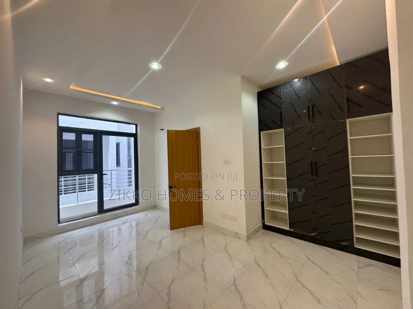 4bdrm Townhouse/Terrace in Periwinkle Estate, Lekki Phase 1 for sale