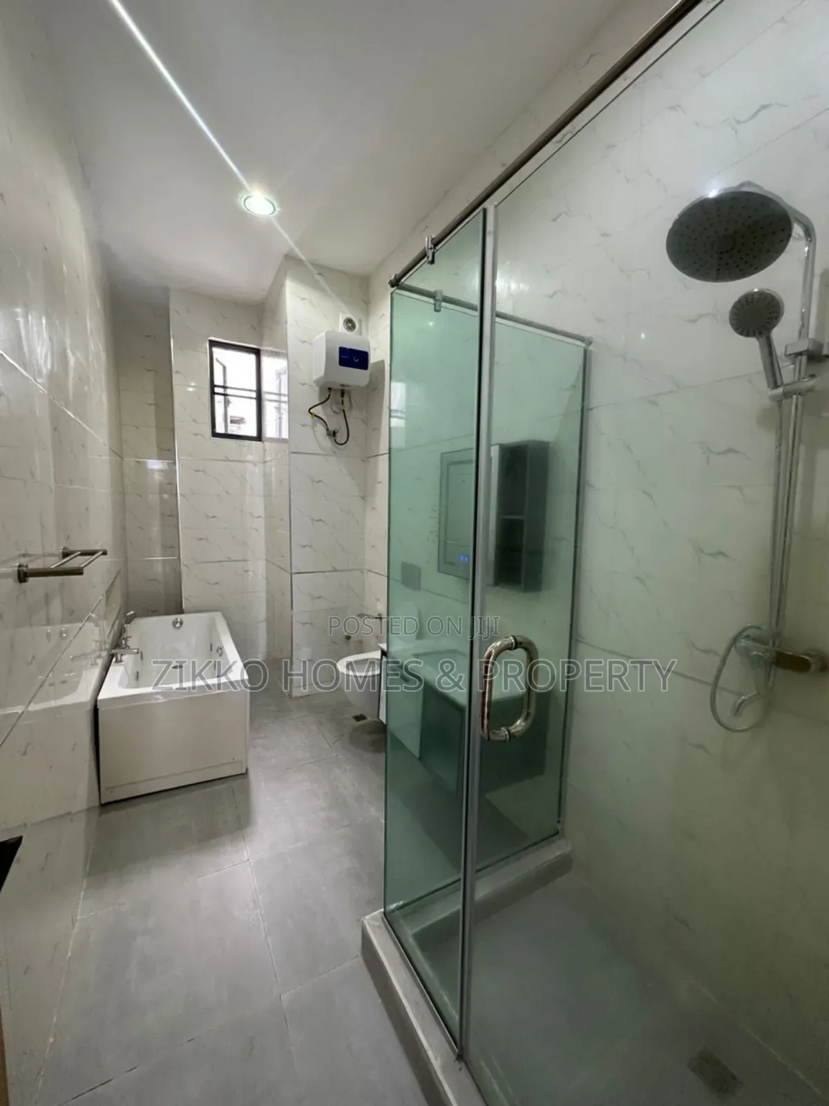 4bdrm Townhouse/Terrace in Periwinkle Estate, Lekki Phase 1 for sale
