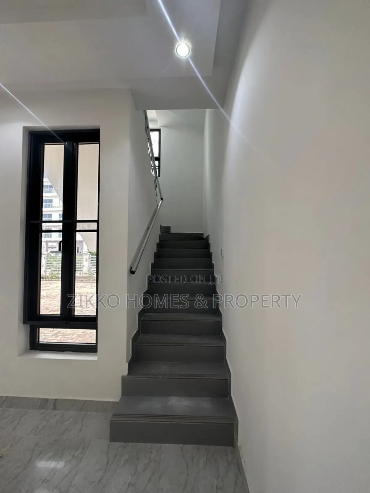 4bdrm Townhouse/Terrace in Periwinkle Estate, Lekki Phase 1 for sale