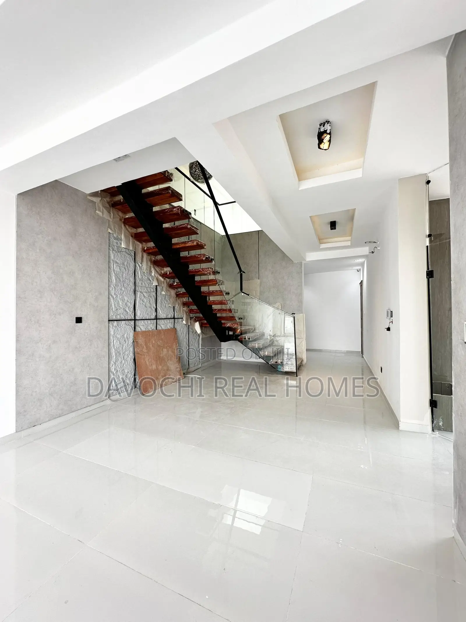 4bdrm Maisonette in Lekki Phase1 for rent