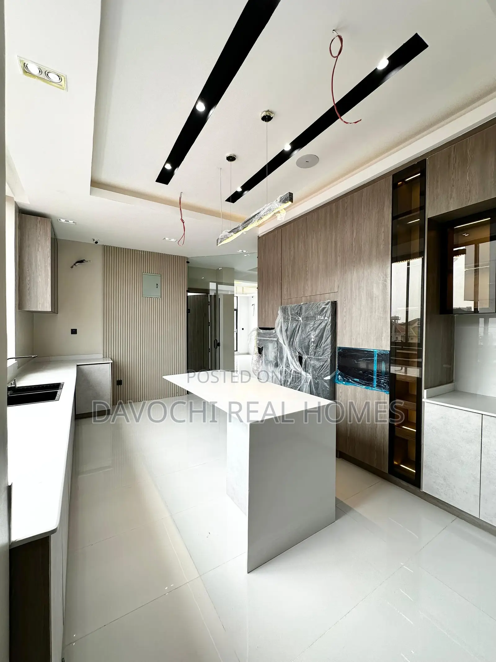 4bdrm Maisonette in Lekki Phase1 for rent