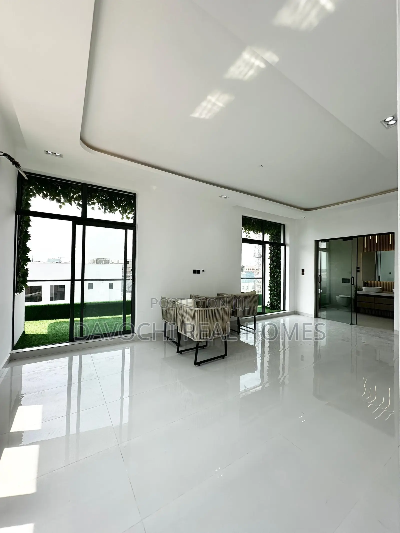 4bdrm Maisonette in Lekki Phase1 for rent