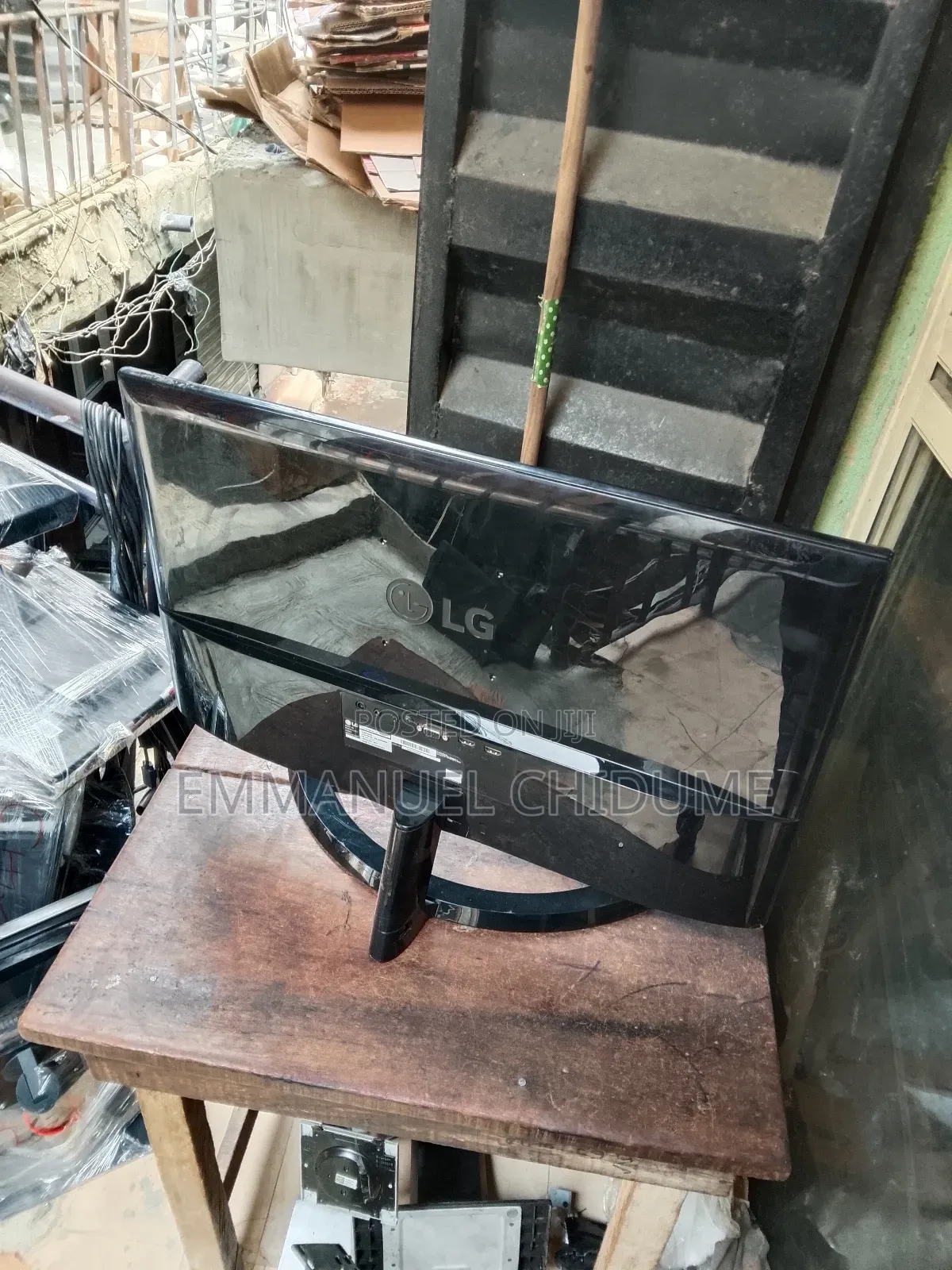 27 Inches Lg Flameless Ips Monitor