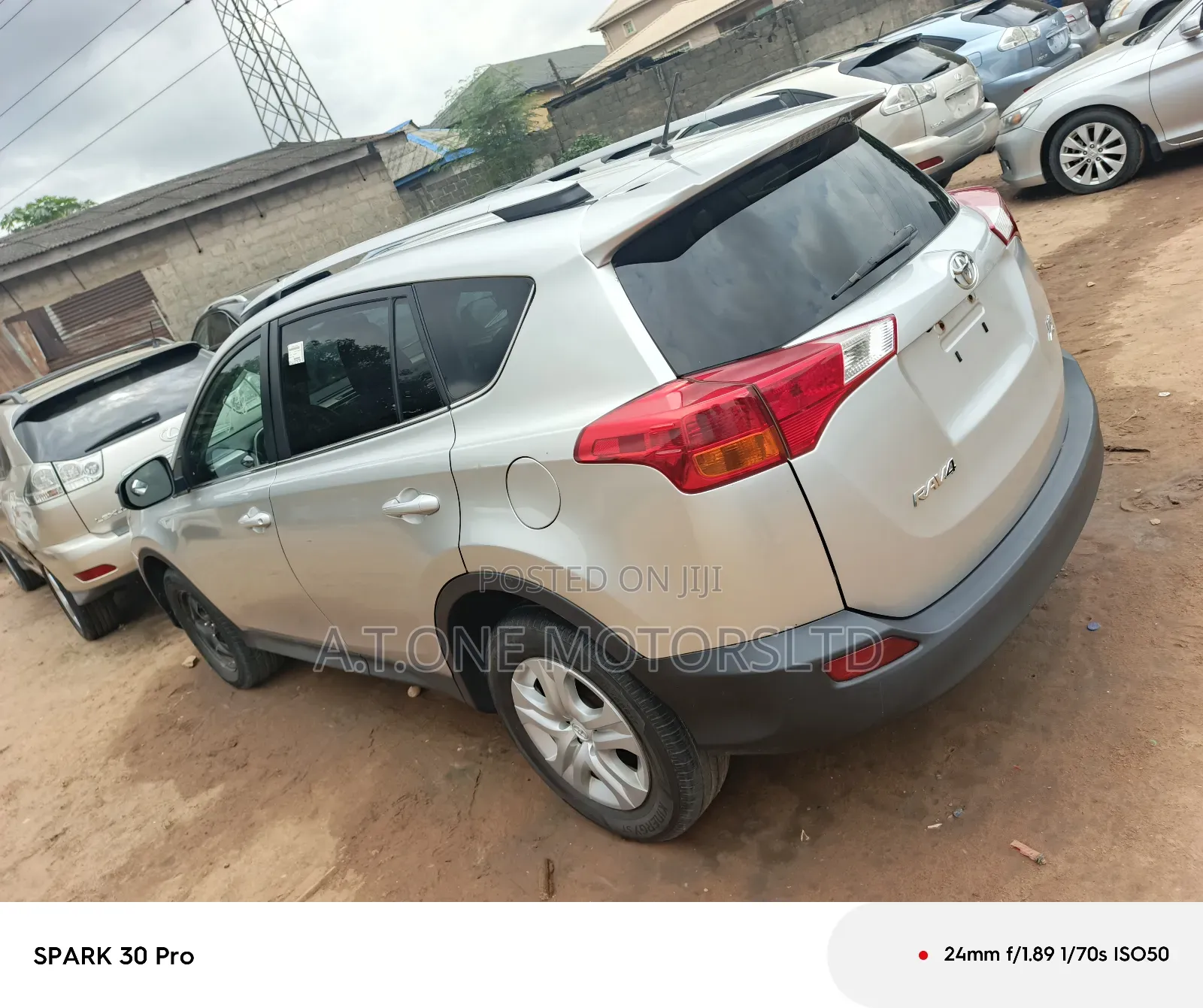 Toyota RAV4 LE 4dr SUV AWD (2.5L 4cyl 6A) 2014 Silver