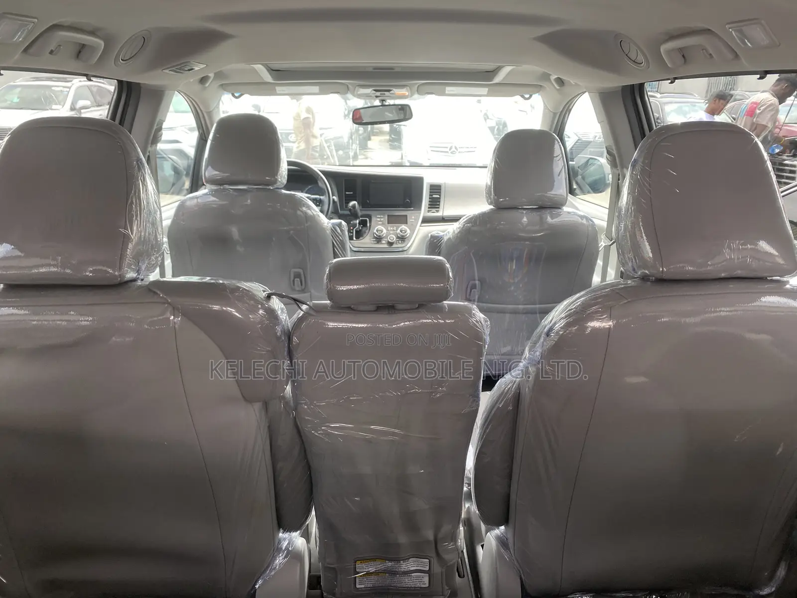 Toyota Sienna XLE Premium 8 Passenger (3.5L 6cyl 8A) 2017 Gray