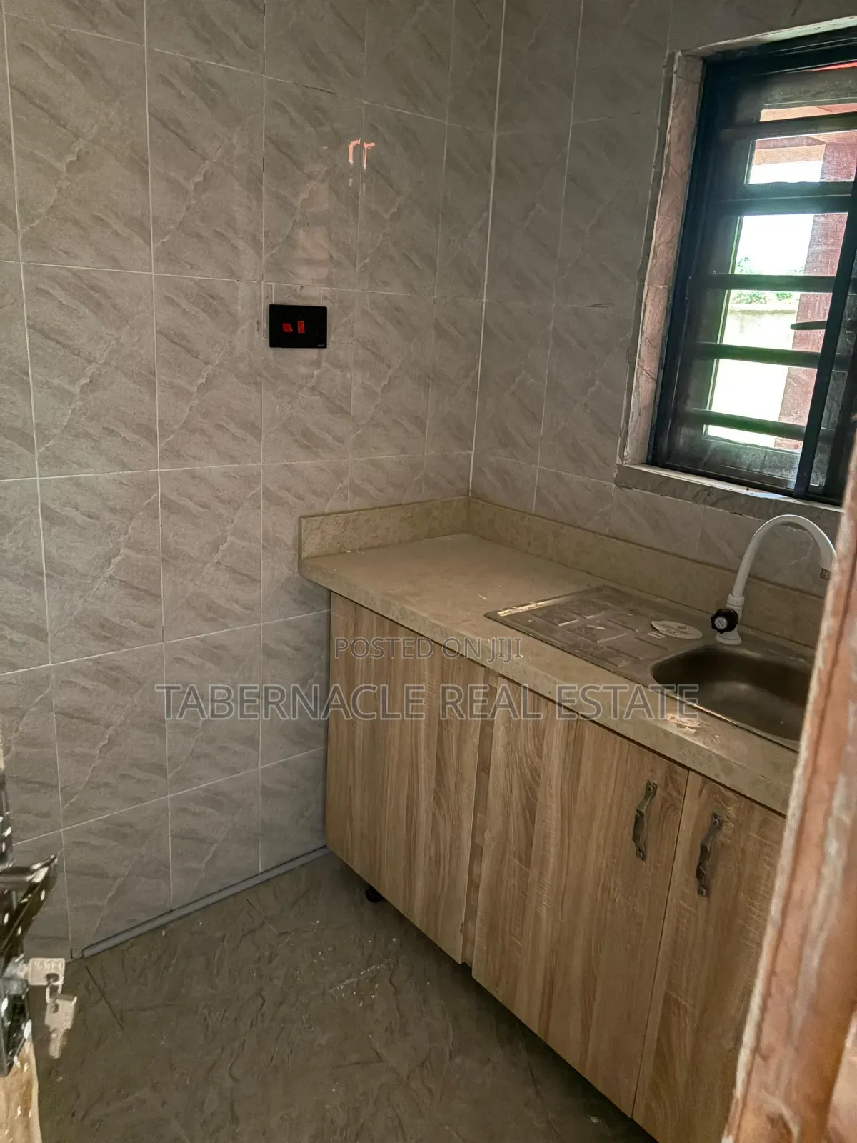 2bdrm Apartment in Eruwe, Erunwe for rent
