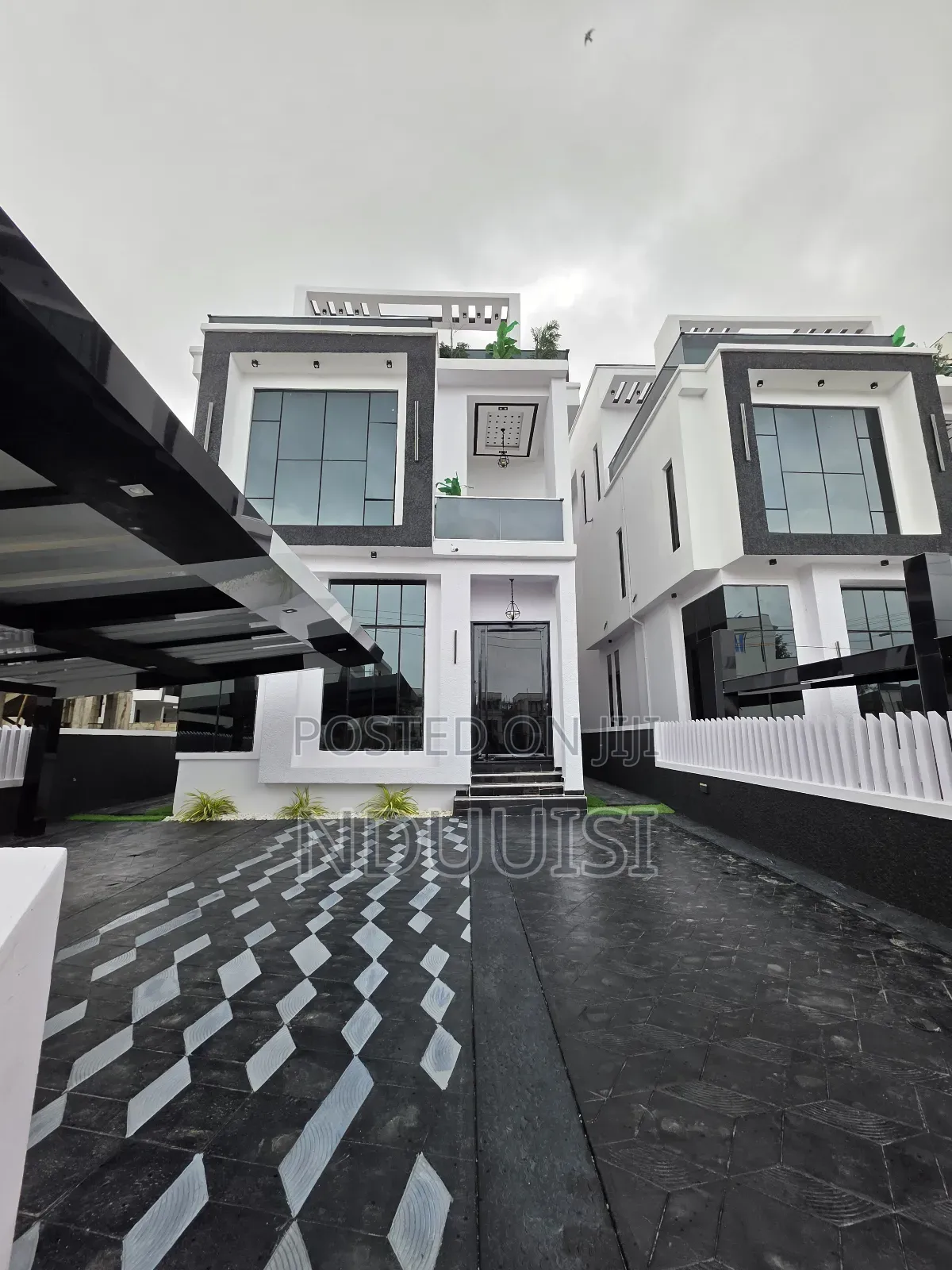 5bdrm Duplex in Megamond, Lekki Phase 1 for sale