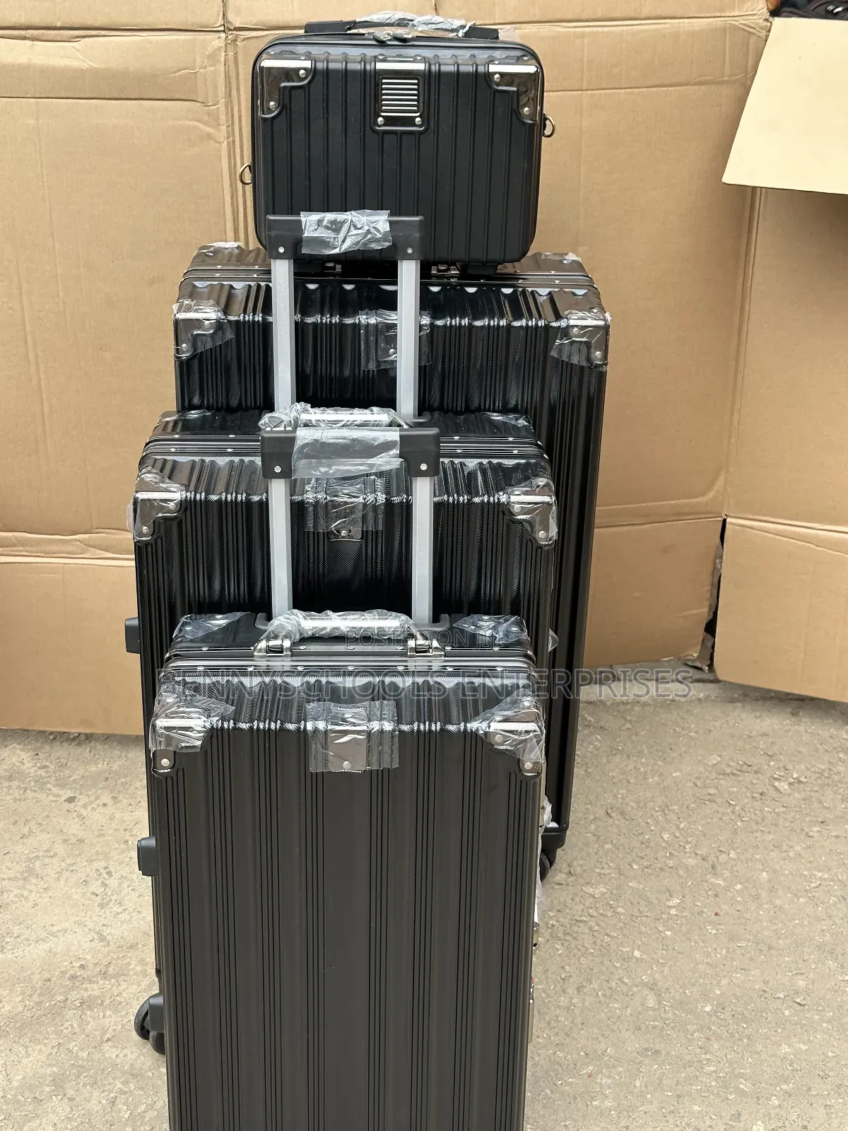 Set of 4 Black Aluminium Travelling Luggage Boxes