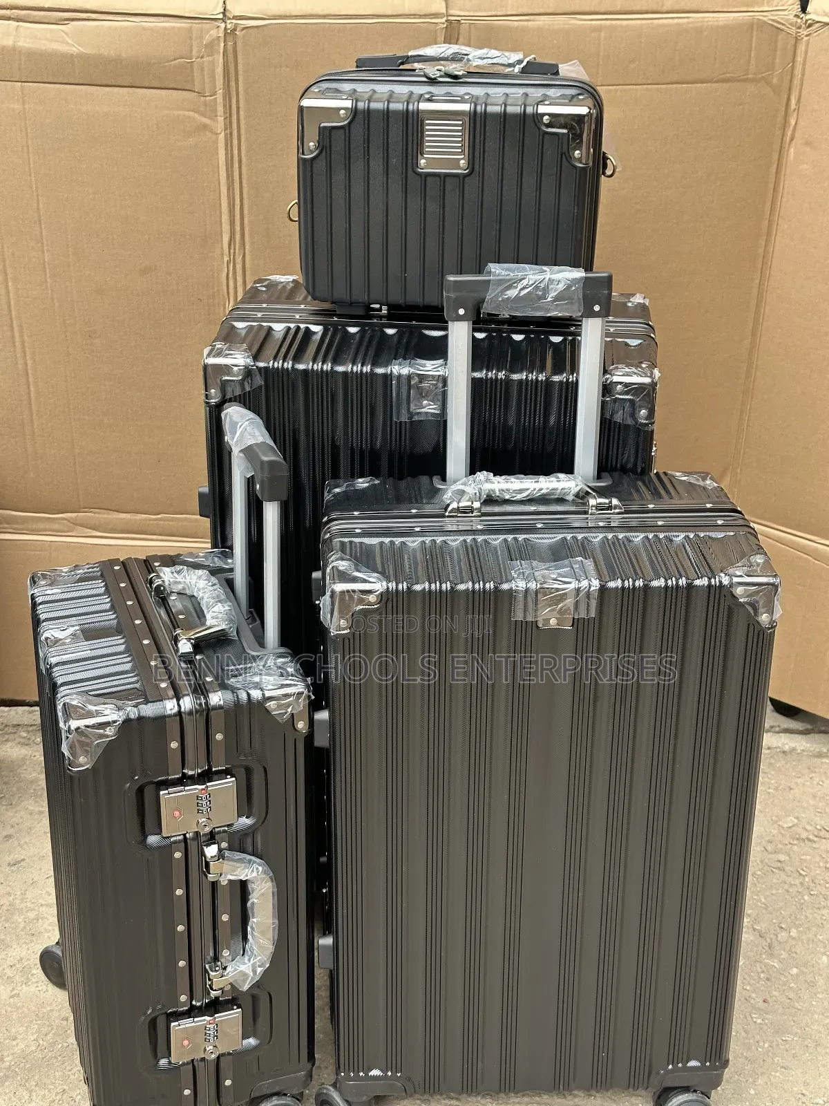 Set of 4 Black Aluminium Travelling Luggage Boxes