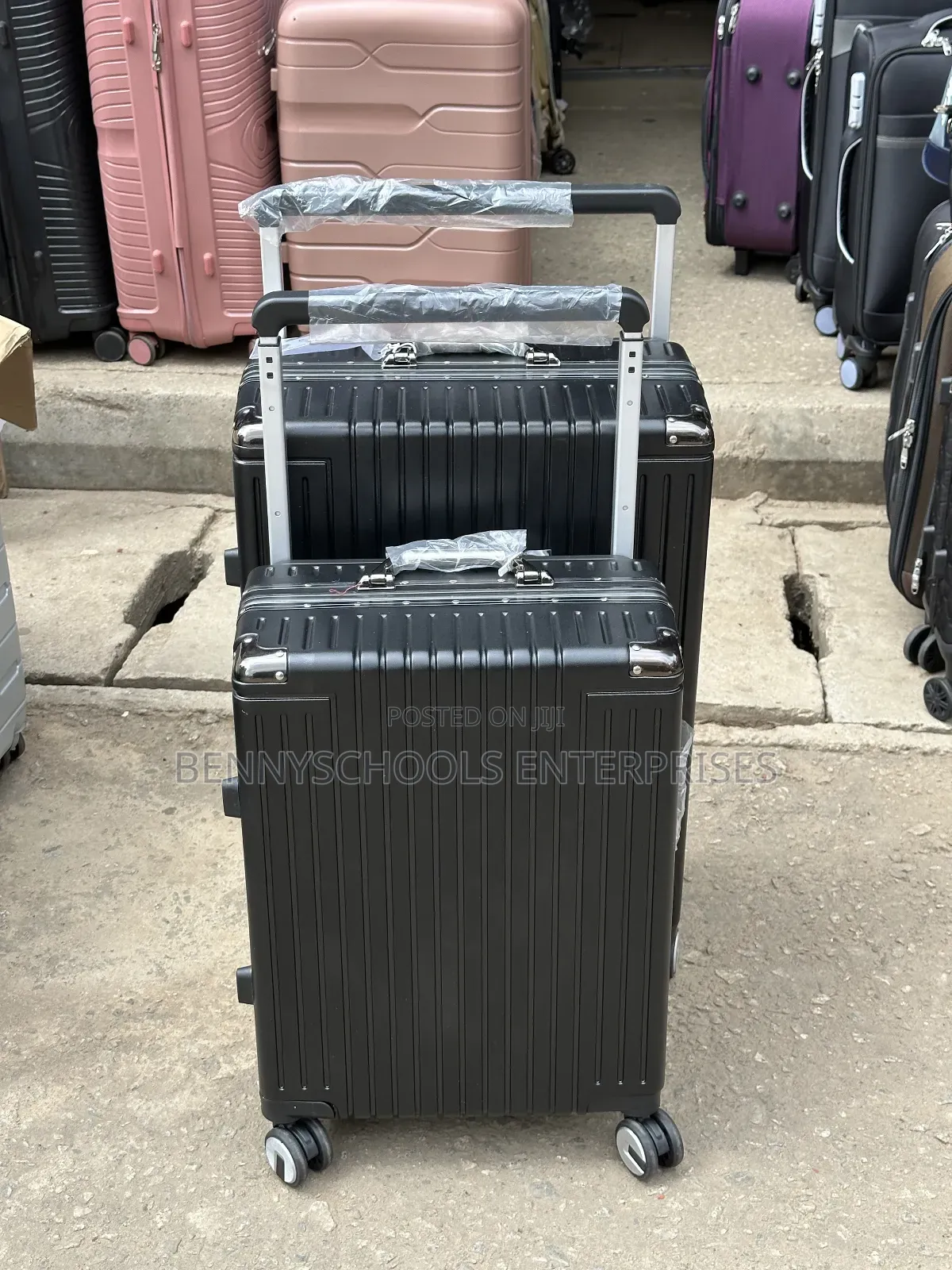 Set of 2 Wide Pole Luxury Travelling Luggage Boxes