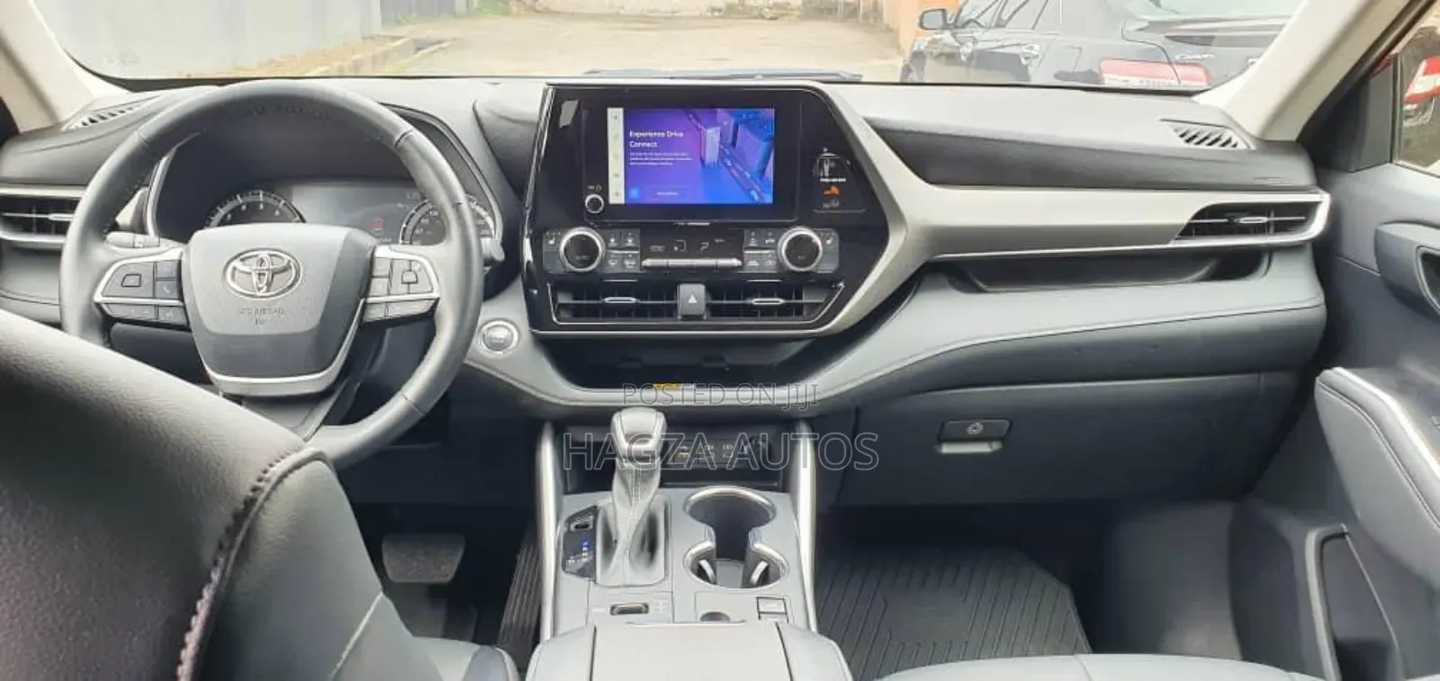 Toyota Highlander XLE FWD 2023 Red