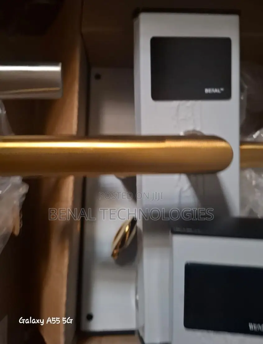 Hotel Card Lock: Wireless Operation With Long-Life Batteries