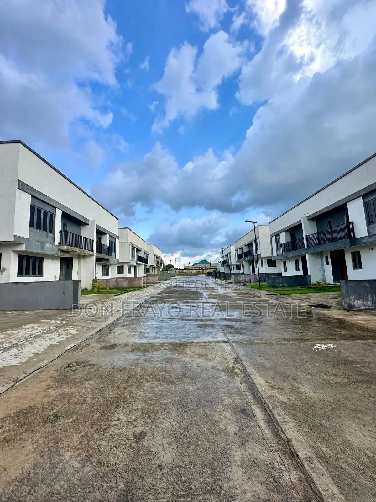 4bdrm Duplex in Jericho Estate for sale