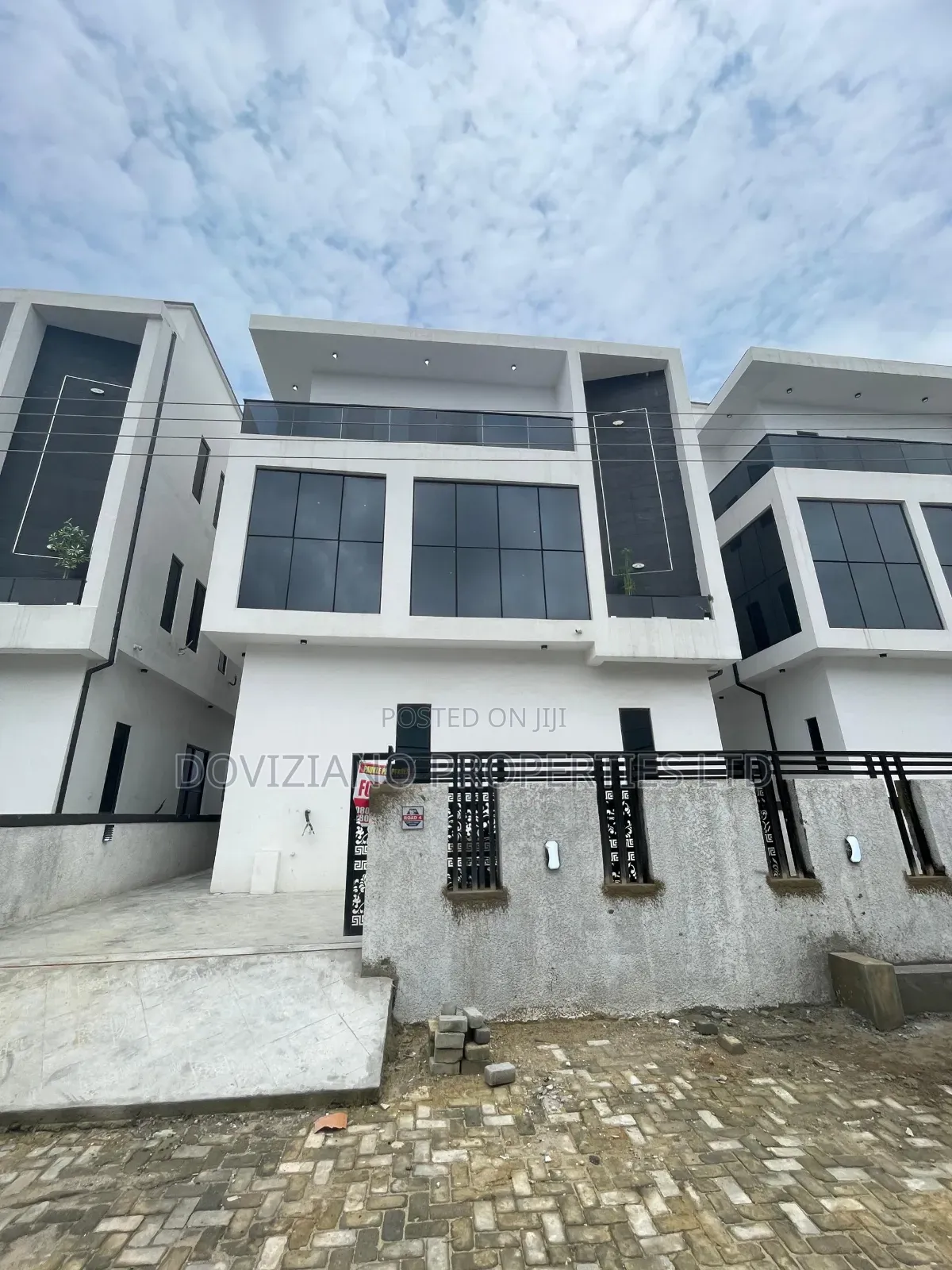 5bdrm Duplex in Ajah for sale
