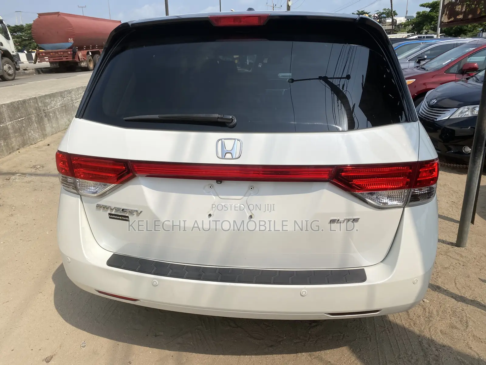 Honda Odyssey Touring Elite 4dr Minivan (3.5L 6cyl 6A) 2015 White