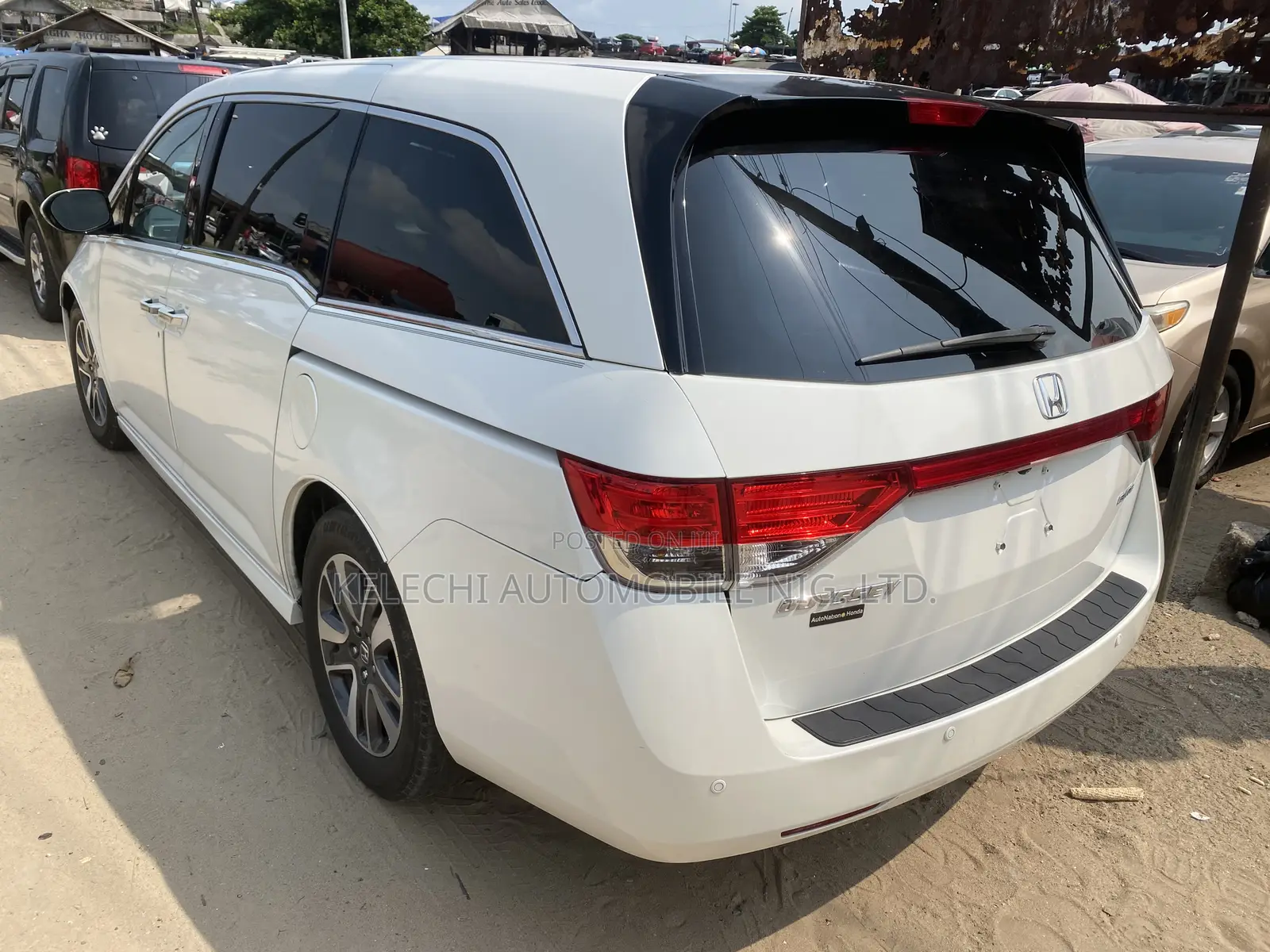 Honda Odyssey Touring Elite 4dr Minivan (3.5L 6cyl 6A) 2015 White