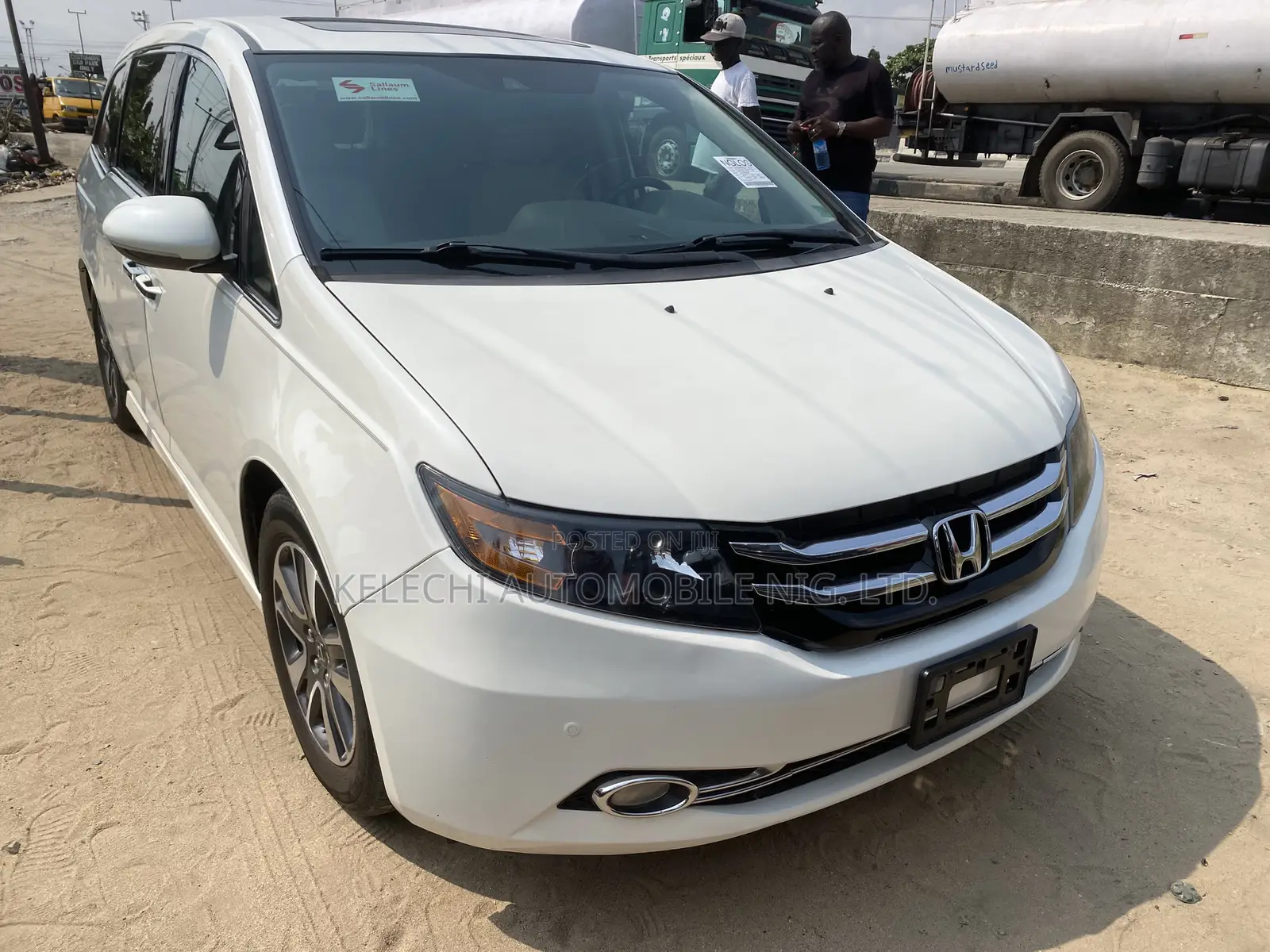 Honda Odyssey Touring Elite 4dr Minivan (3.5L 6cyl 6A) 2015 White