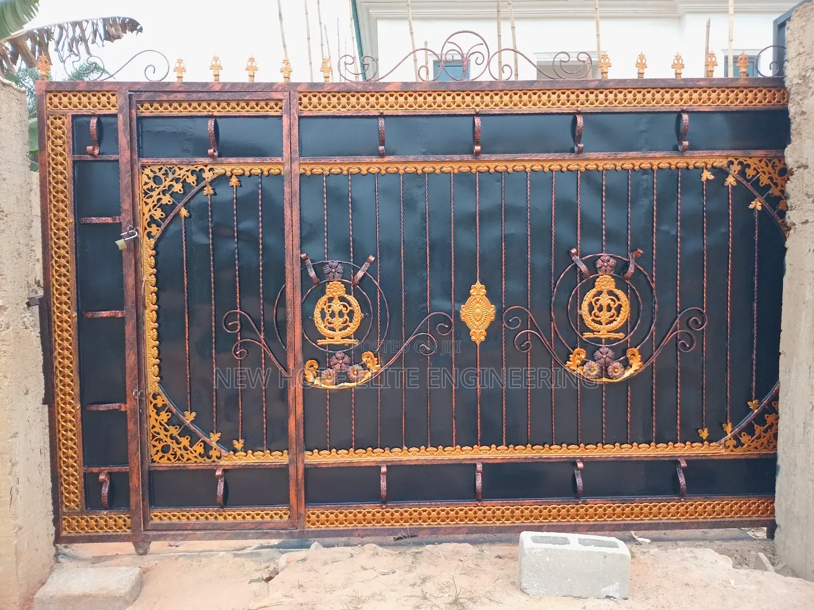 Roling Gate