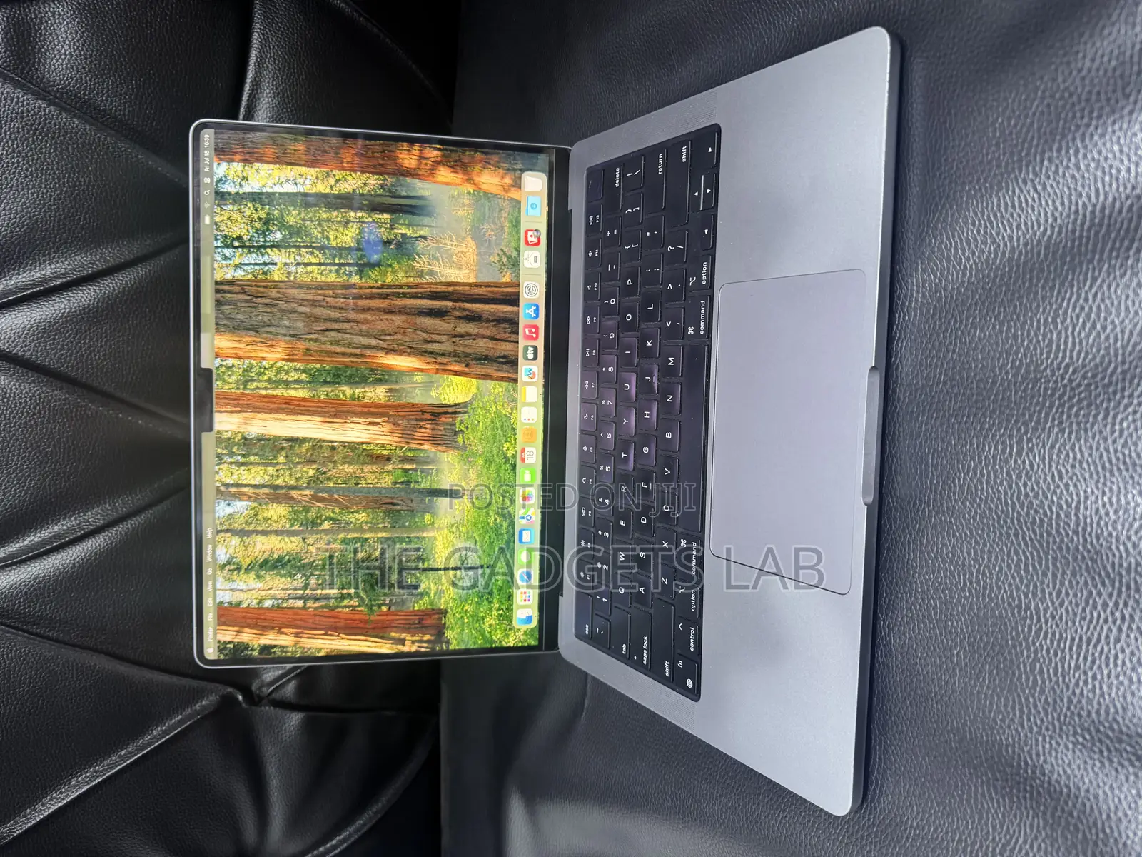 Laptop Apple MacBook Pro 2023 M2 Pro 14-Inch 16GB Apple M2 SSD 1T