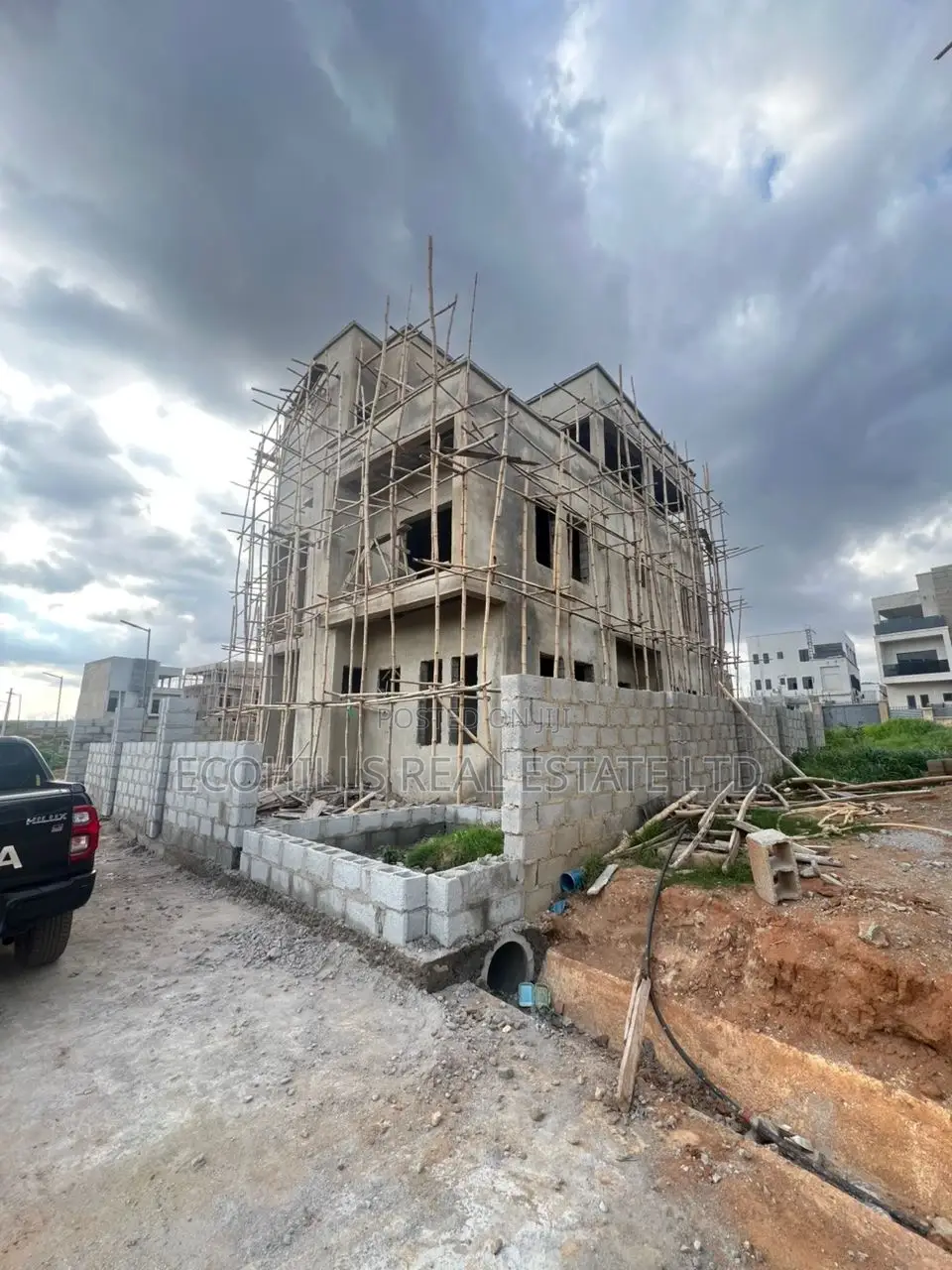 4bdrm Duplex in Ochacho Estate, Life Camp for sale