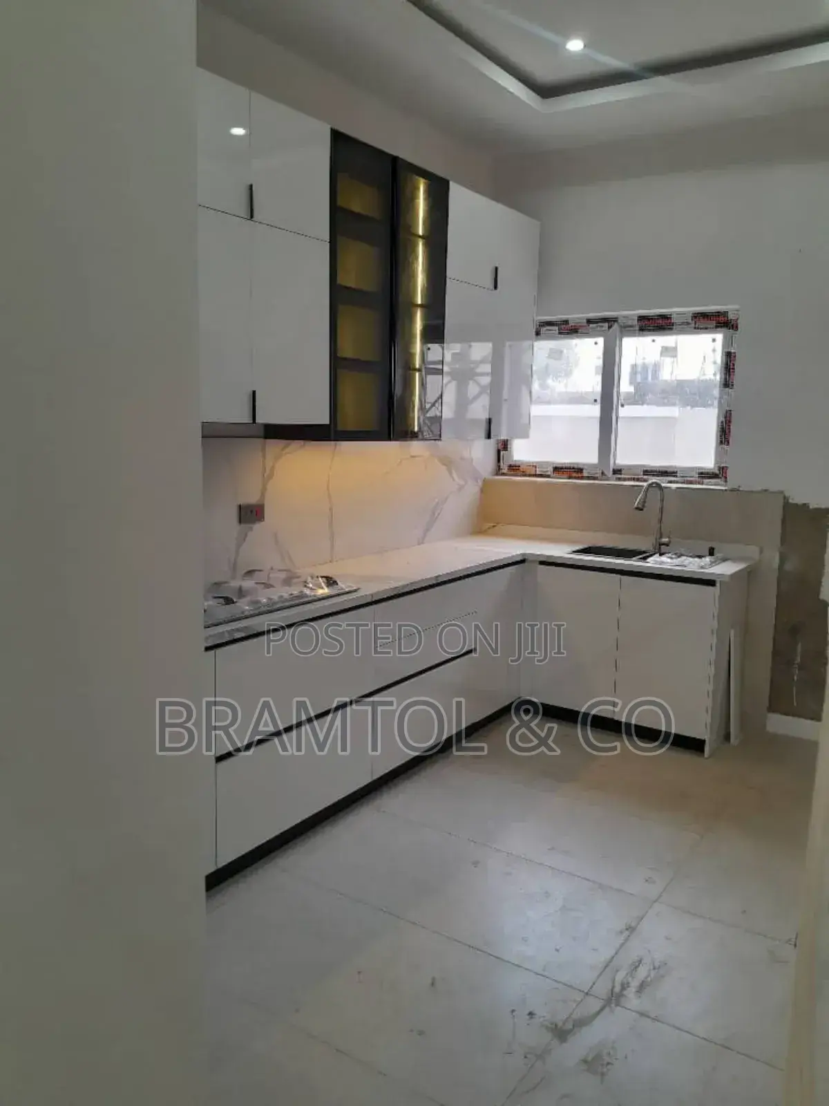 4bdrm Townhouse / Terrace in Mabushi for rent